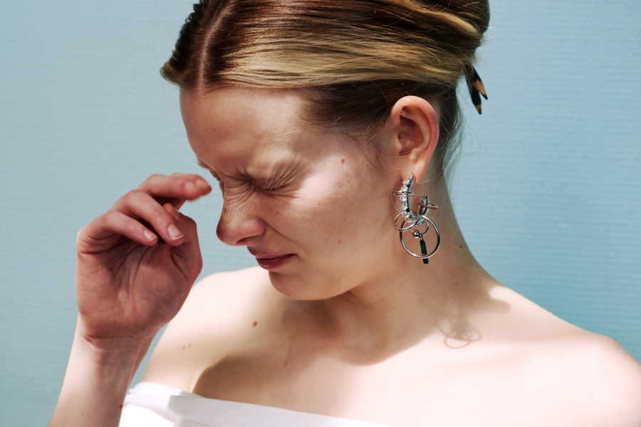 Top Timsto, Earrings Justine Clenquet

