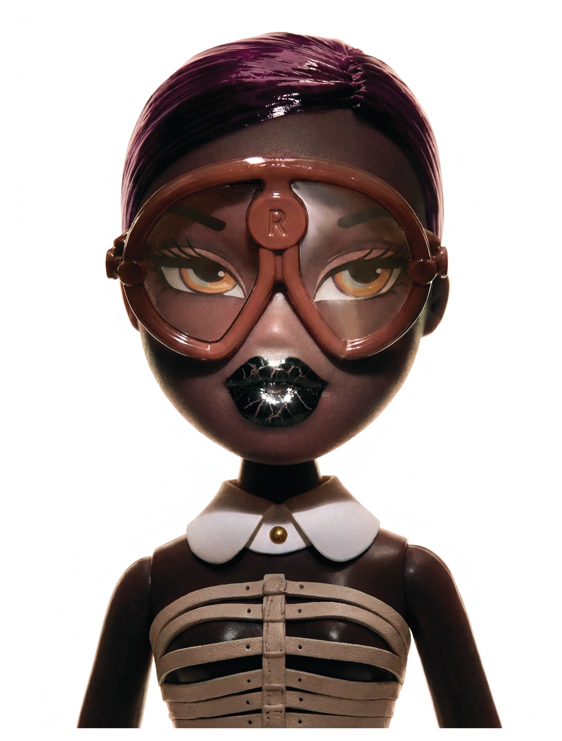 Top Courrèges, Trousers Dries Van Noten, Glasses Acne Studios, Collar & Shoes stylist’s own