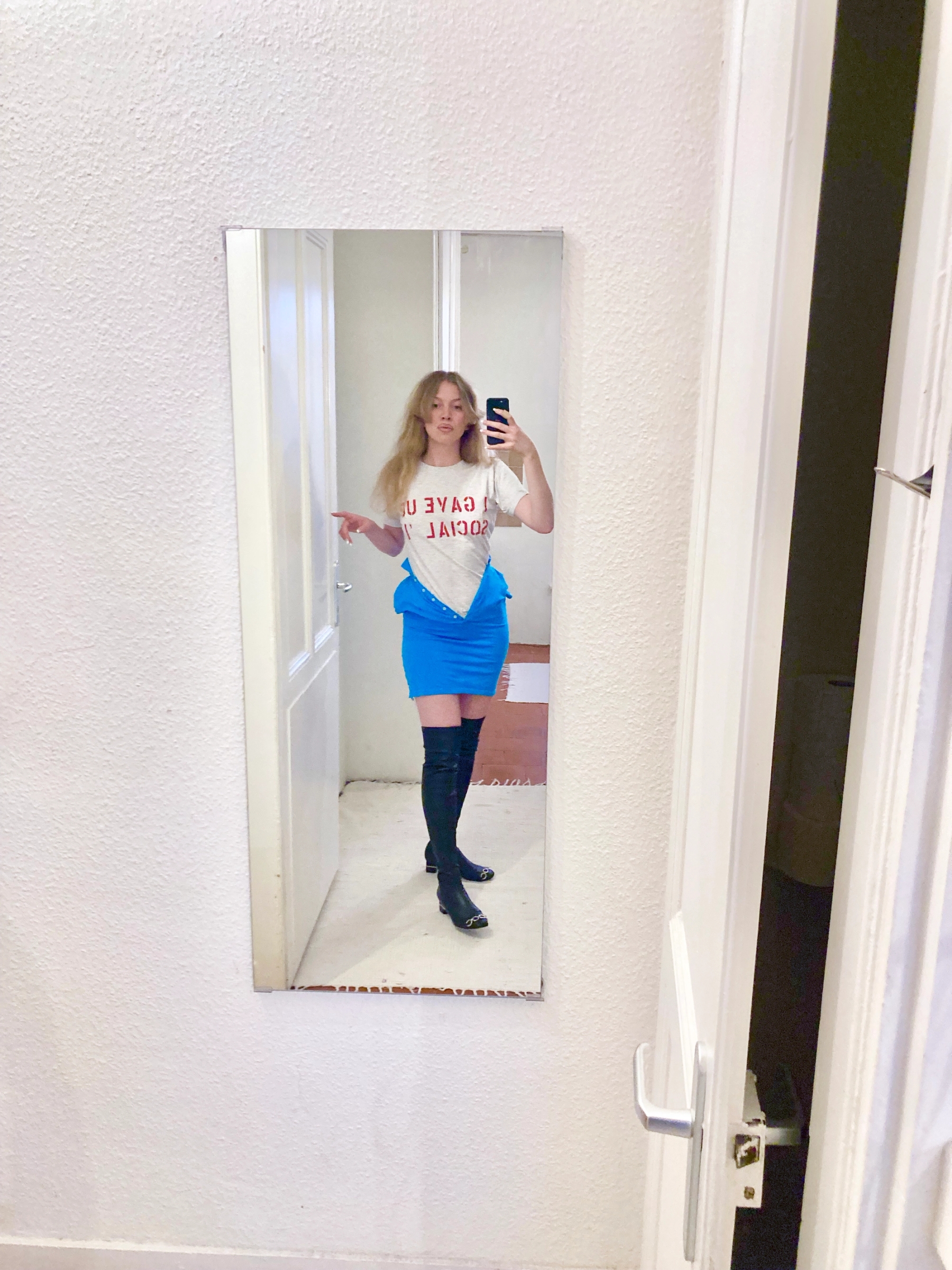 T-shirt Ei Arakawa, Skirt Tommy Hilfiger, Boots Dior