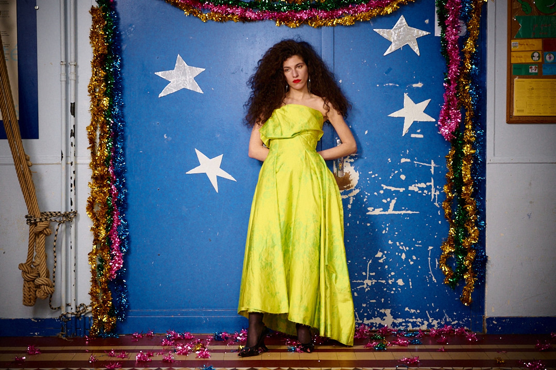 Dress Erdem, Shoes Ottolinger, Earrings Justine Clenquet, Tights Stylist’s own 



