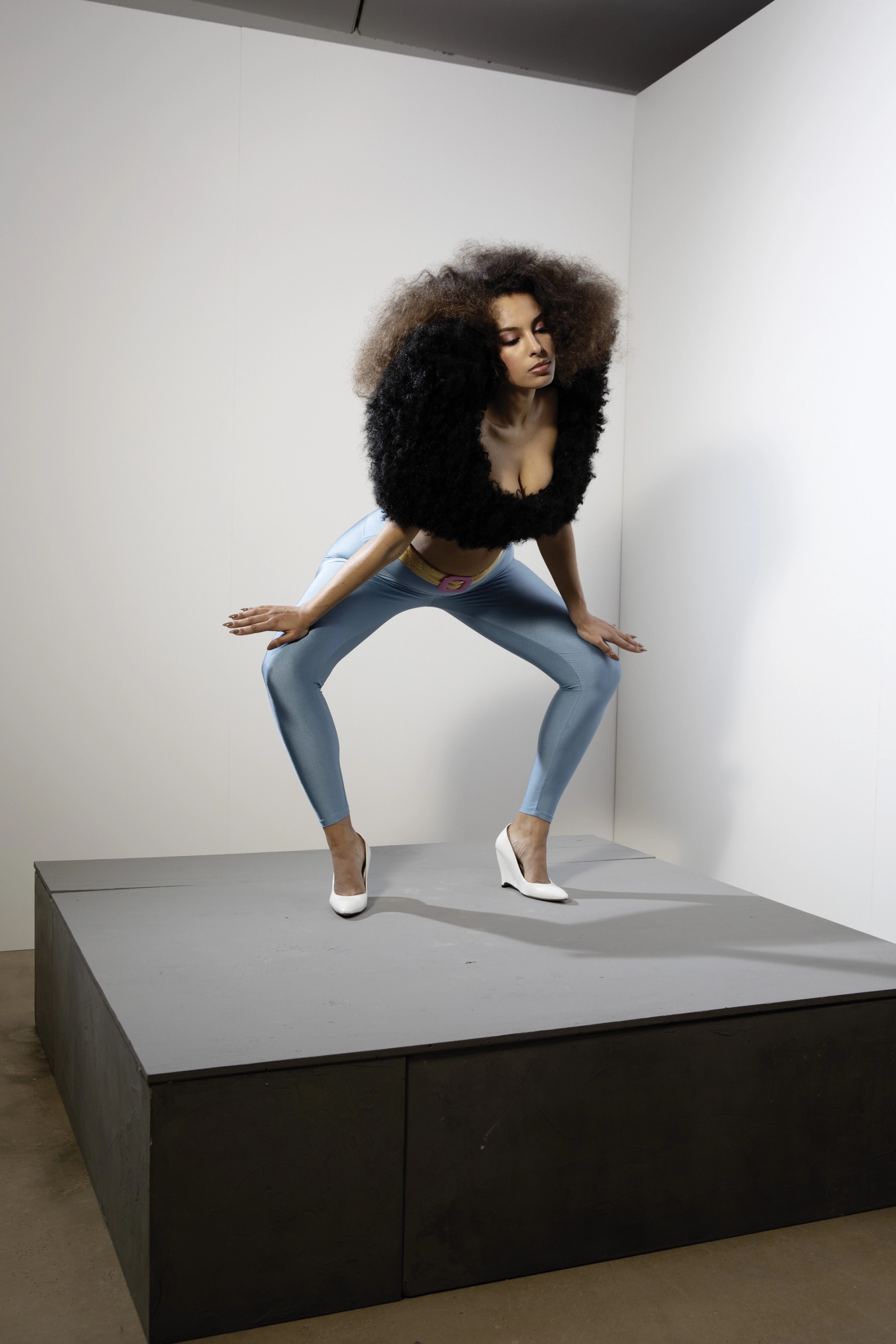 Top Charlie Le Mindu, Legging Cult Form, Shoes Margiela, Earrings stylist’s custom