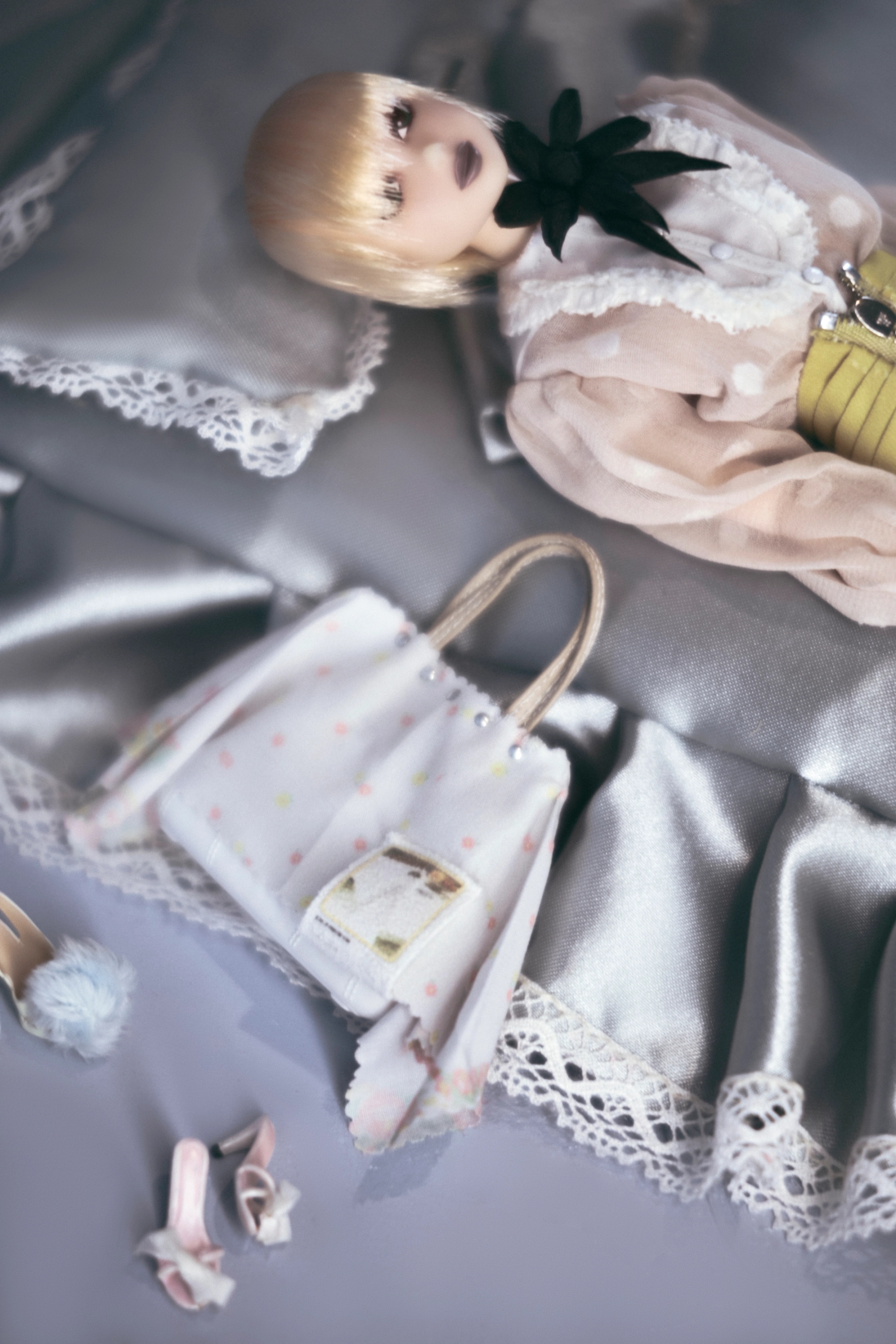 Blouse and Skirt Valentino, Bag Julie Kegels