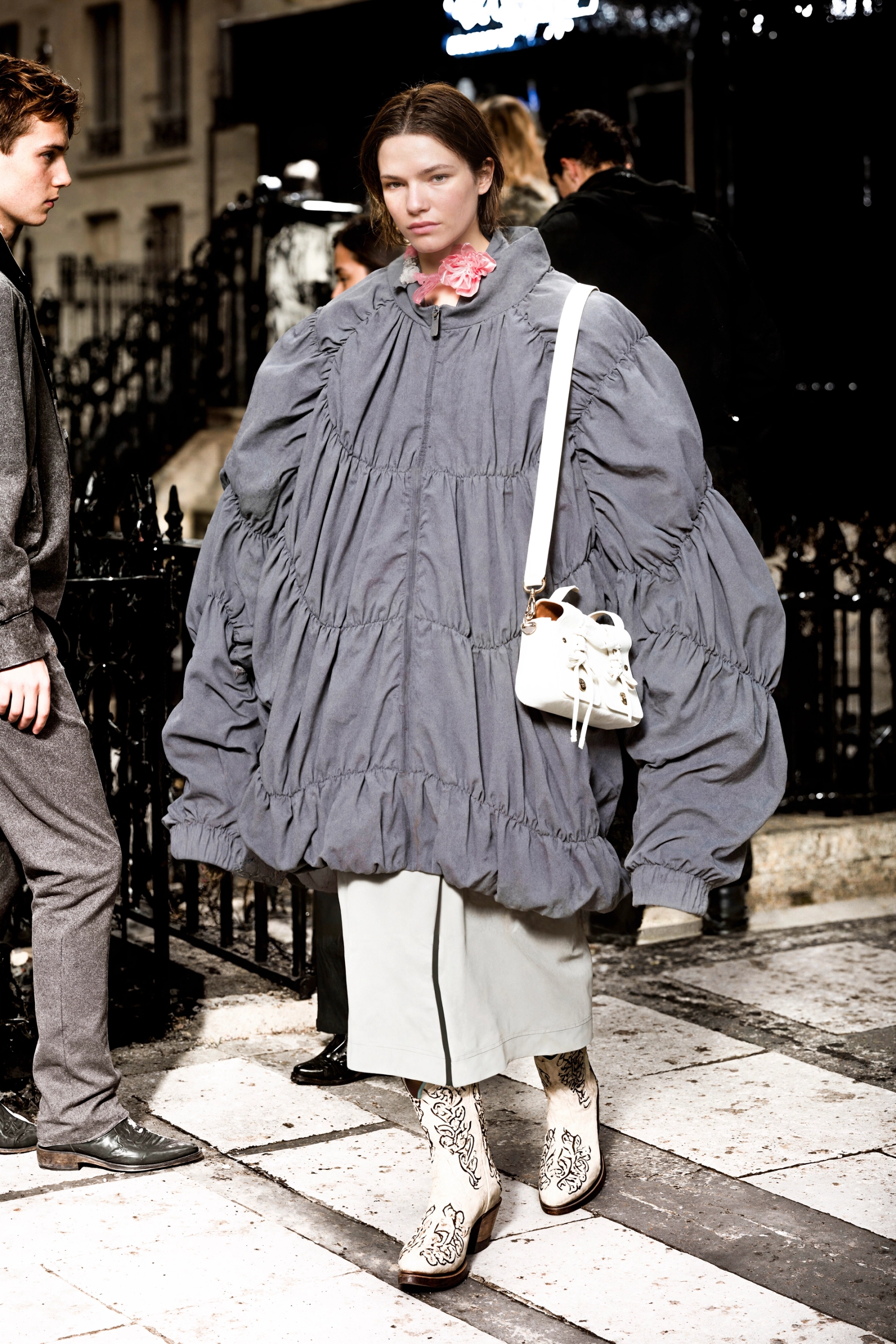 Necklace Tétier Bijoux, Handbag Acne Studios, Shoes Florence's own