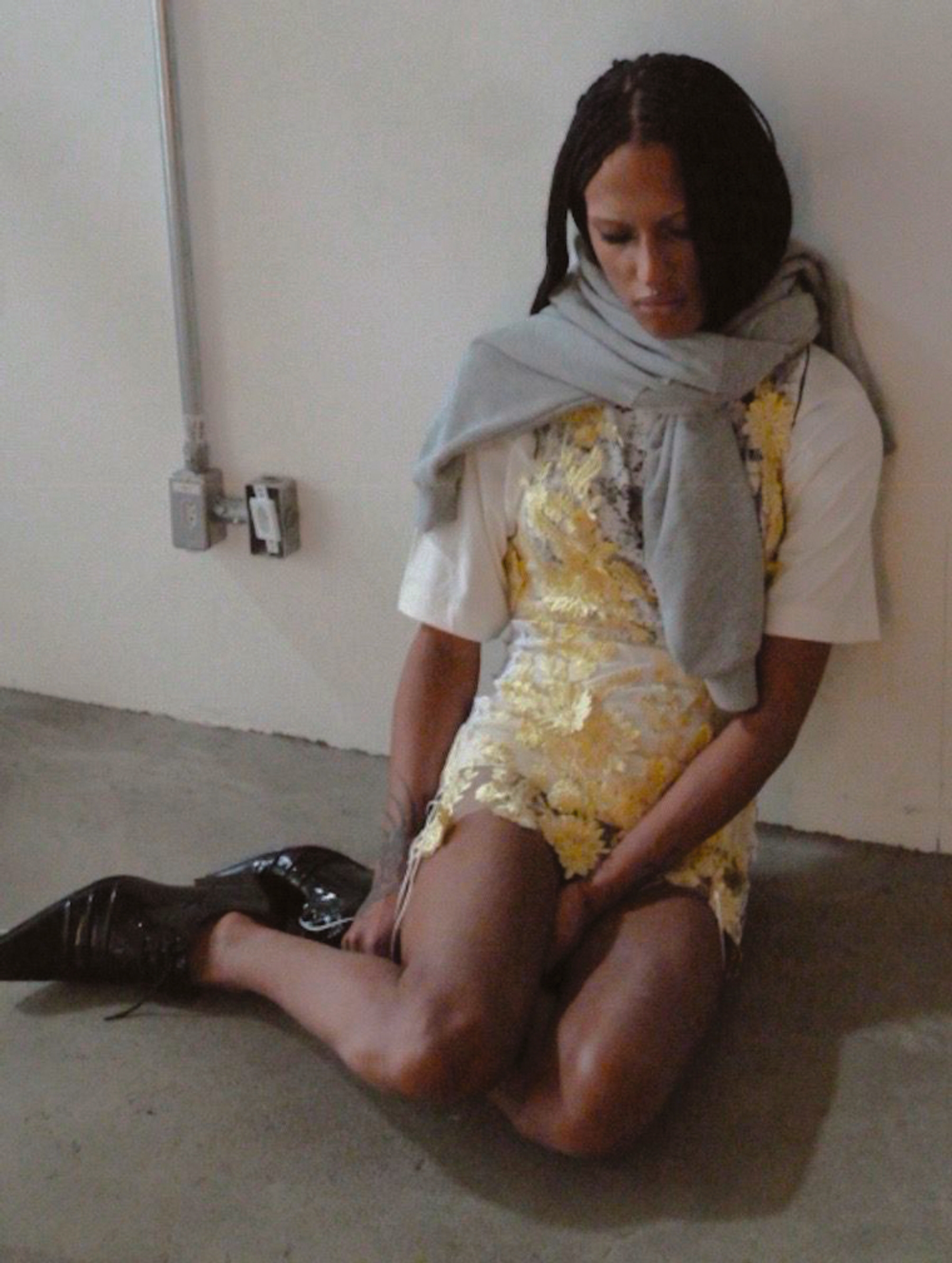 Dress Sshjehni, T-shirt Mad Enlatados, Shoes Toca, Sweater Stylist’s own