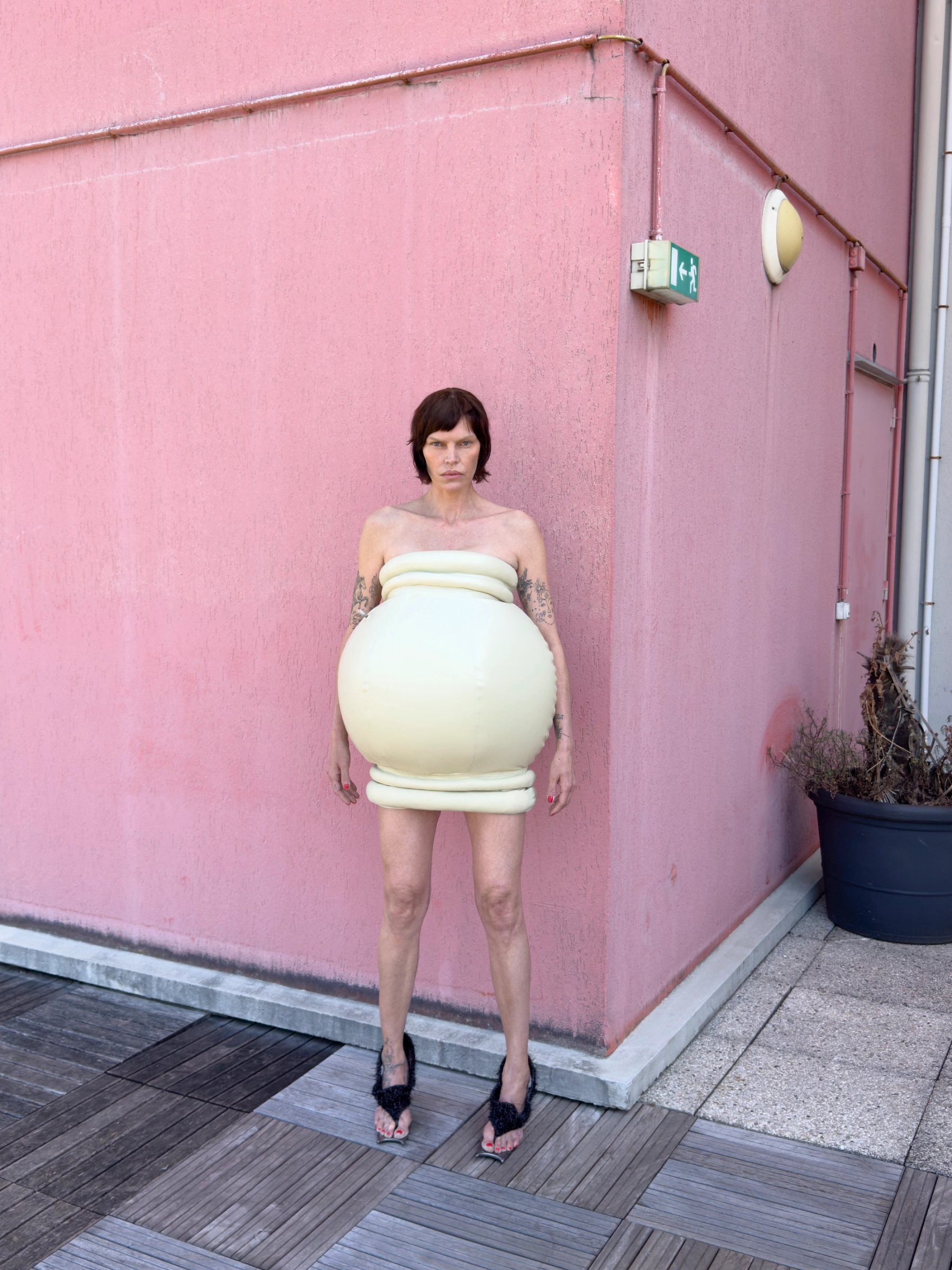 Skirt Monique Fei, Shoes Paula Canovas Del Vas