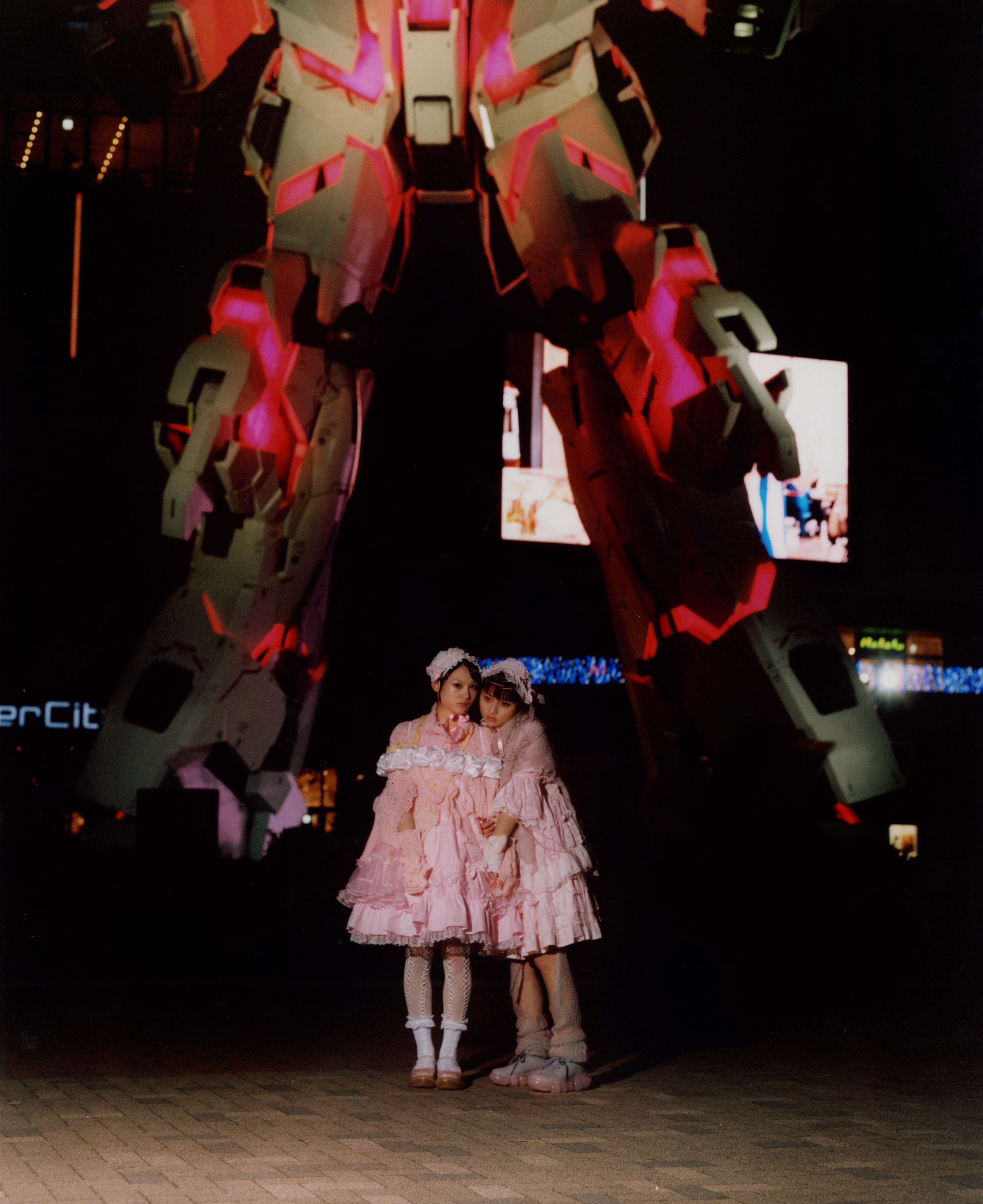 Hanging out in Odaiba by Fish Zhang and Jen Fang / NOVEMBRE GLOBAL