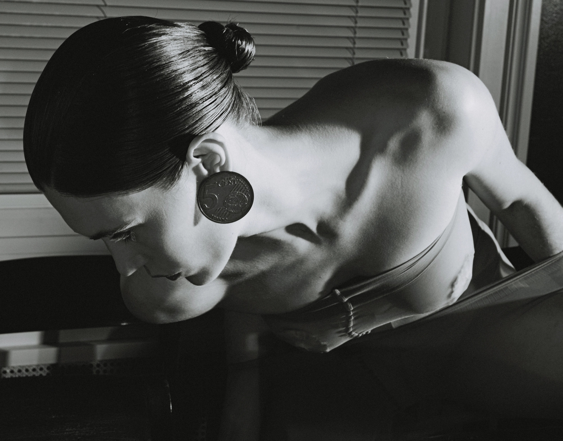 Earrings D’Heygere, Body adornment dried pineapple 