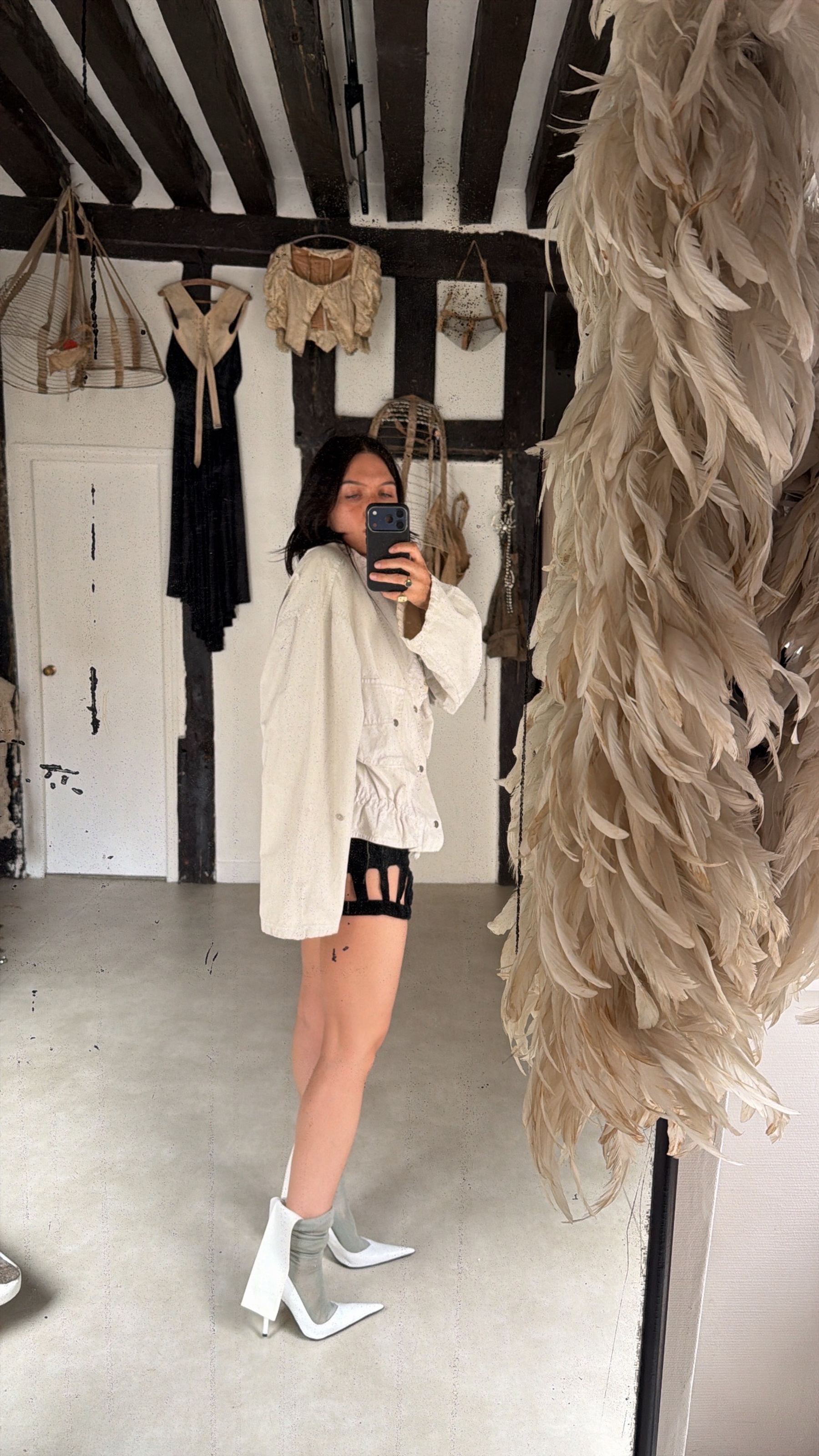 White Stone Island Tela Stella SS/1983, theatrical renaissance velvet hose, 1900s men’s detachable starched shirt cuffs attached to socks, 1930s silk socks, shoes Shushuaddict