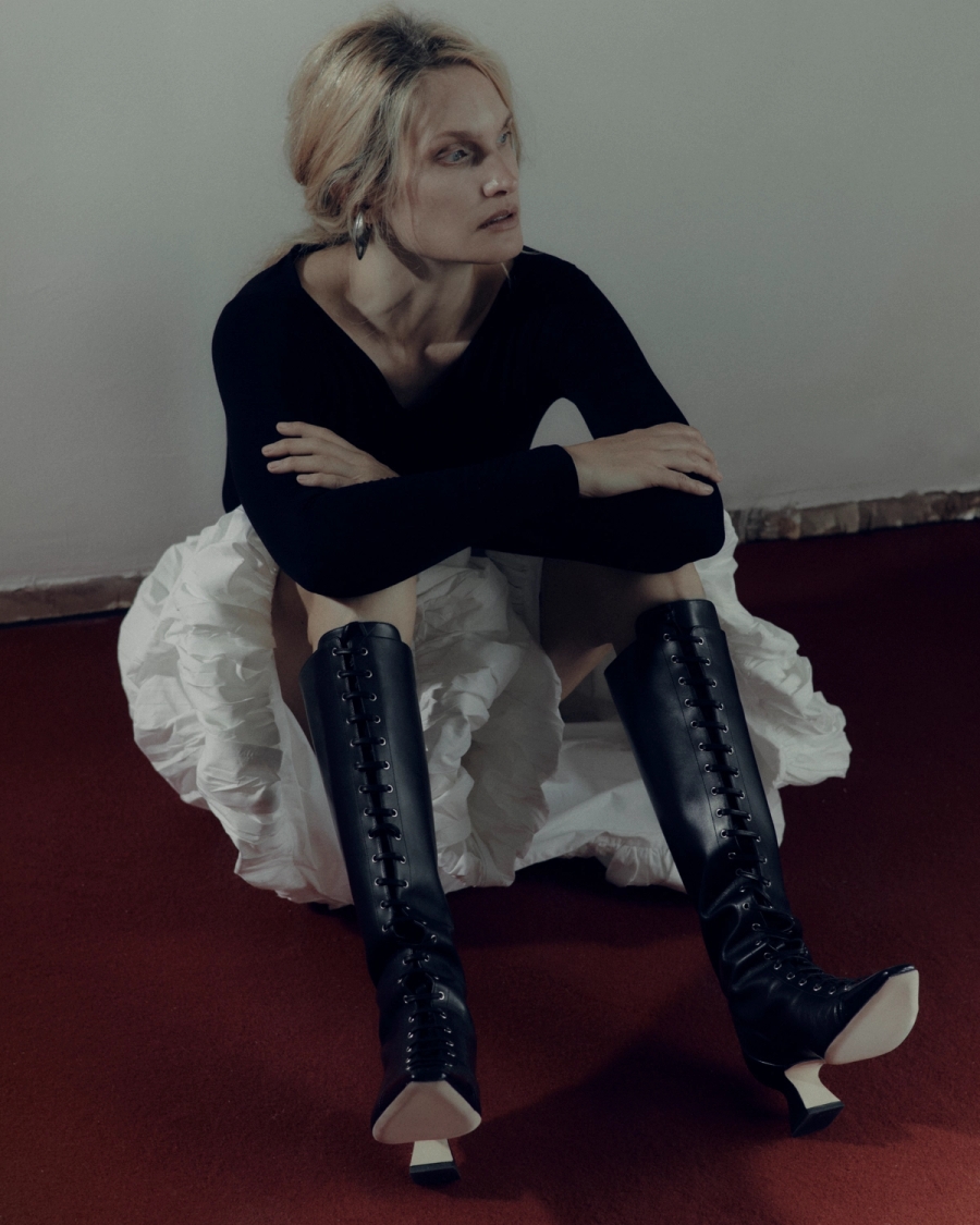 Top Gygil, Skirt Paula Canovas Del Vas, Shoes Aeyde. Earrings Panconesi