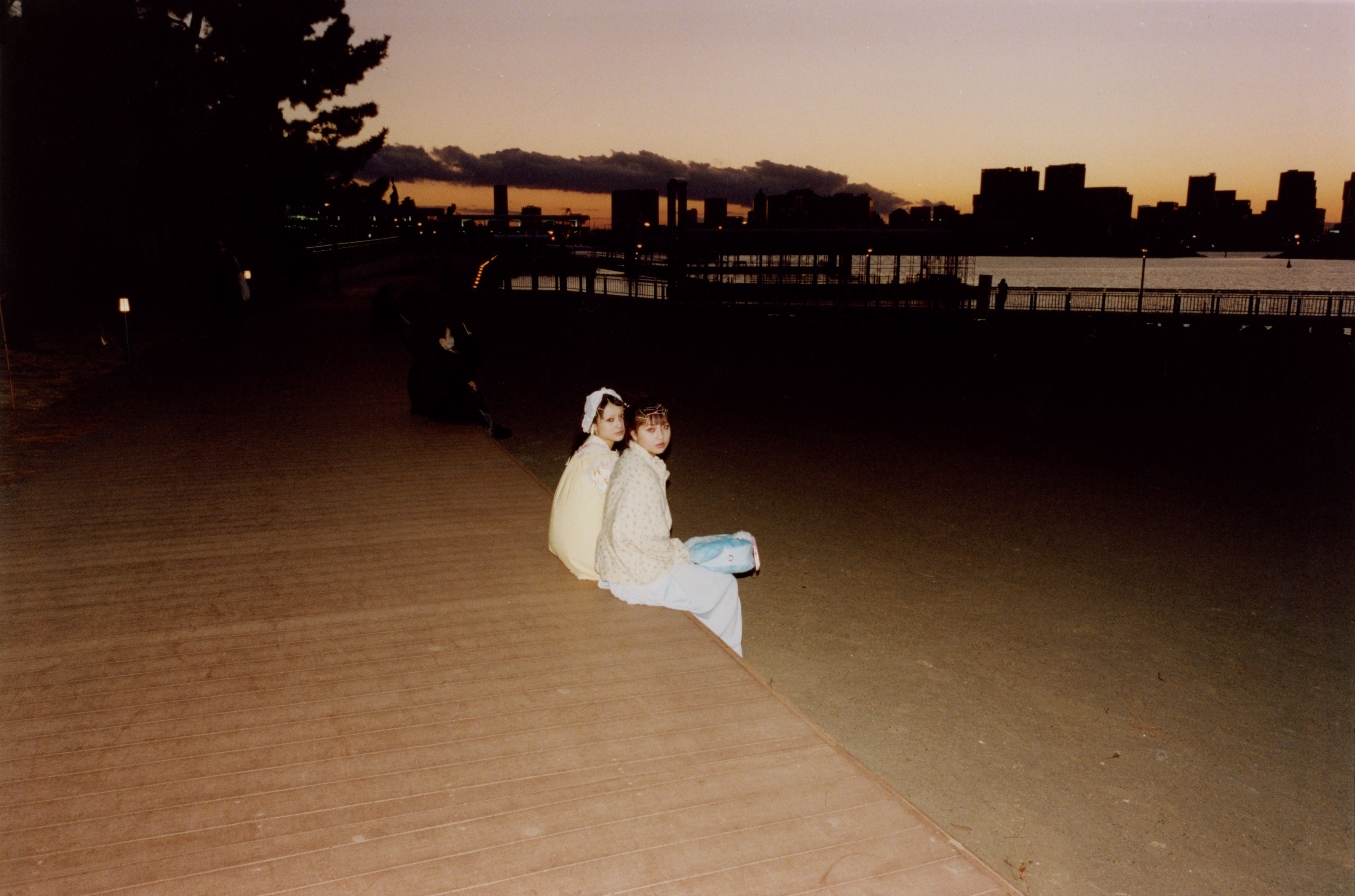 Yuri wears long sleeve shirt, head piece and rabbit bag Angelicpretty, dress JennyFax, furry shoe Mikiosakabe/ Reian wears shirt and bear furry bag Angelicpretty, sweater Yasukawa, skirt Perminute, shoes Mikiosakabe
