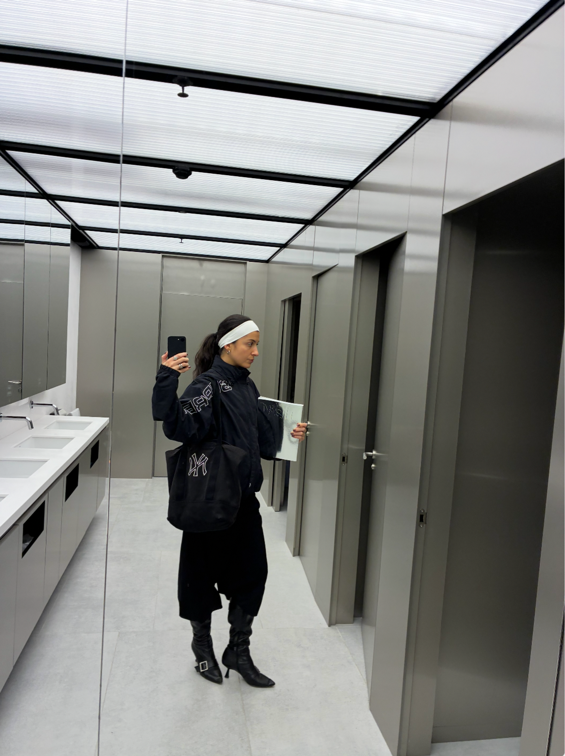 Jacket Supreme, Trousers Our Legacy, Shoes Gala x Parfois, Bag New York Yankees | Magazine: Whatevr Magazine