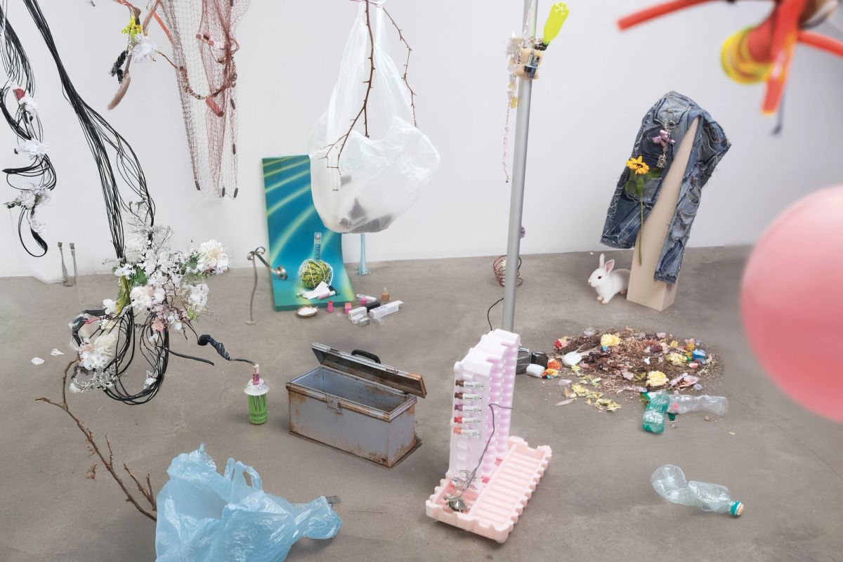 Inside Novembre Issue 17: Still life by Nicolas Coulomb 