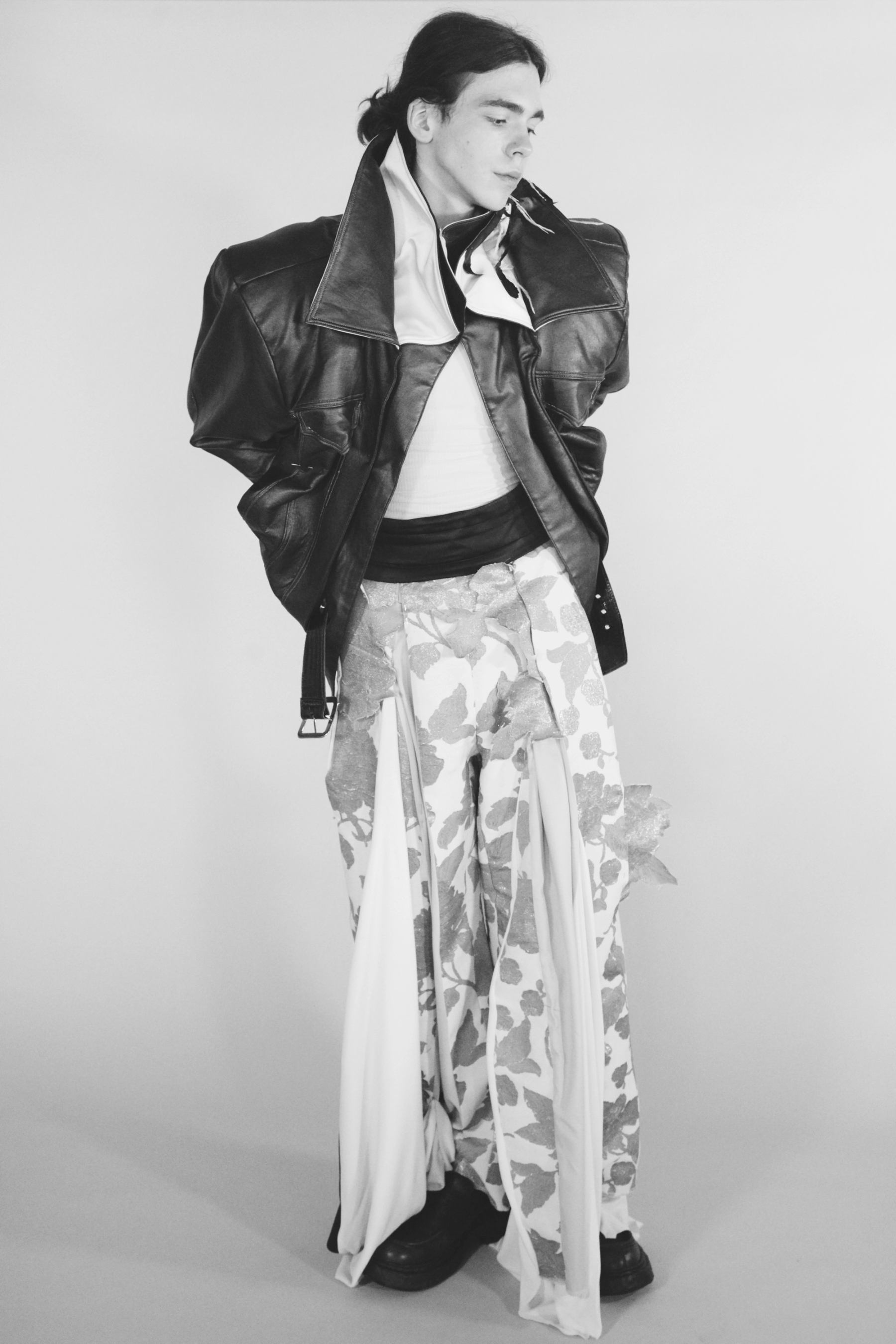 Tank Top Baserange, Jacket & Trousers Marie Delestrade, Shoes Camper


