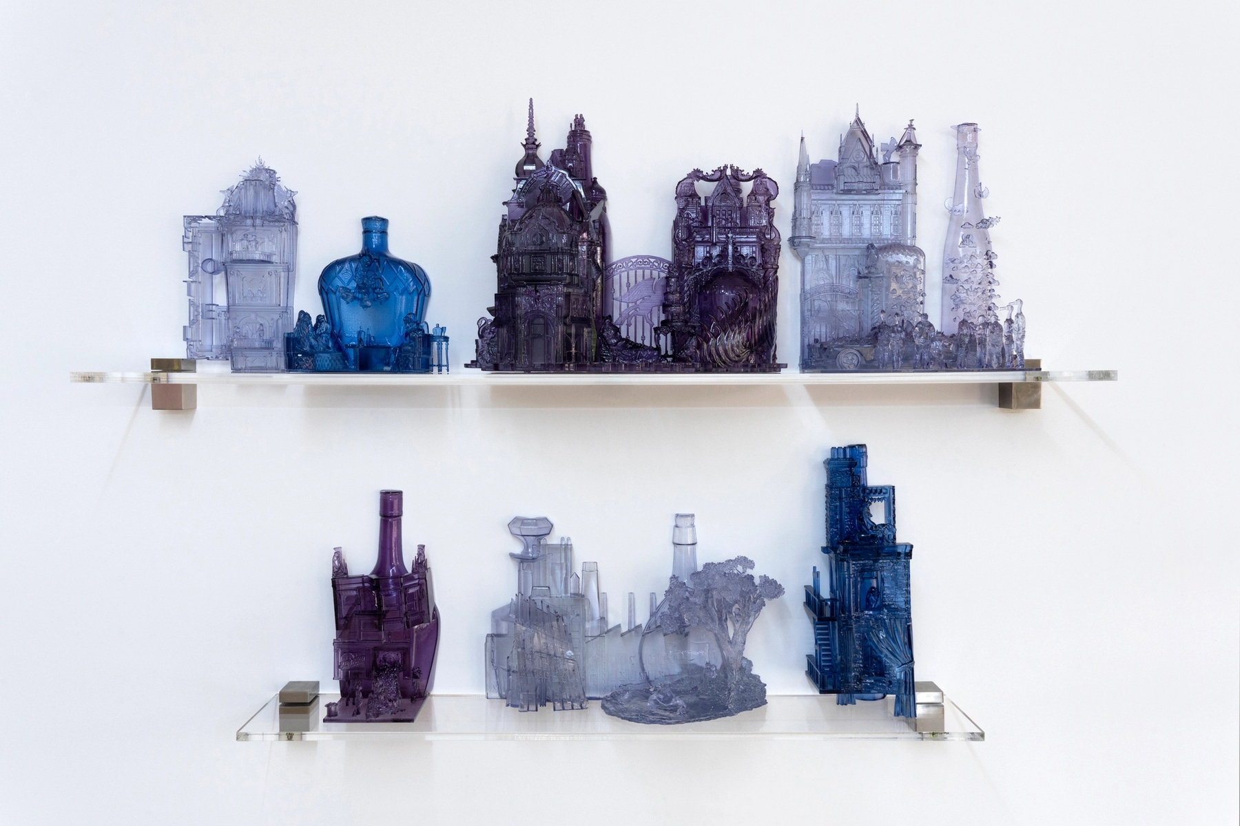 GENEVIEVE GOFFMAN, Liquor bottle, 2021, Resin, 2021
