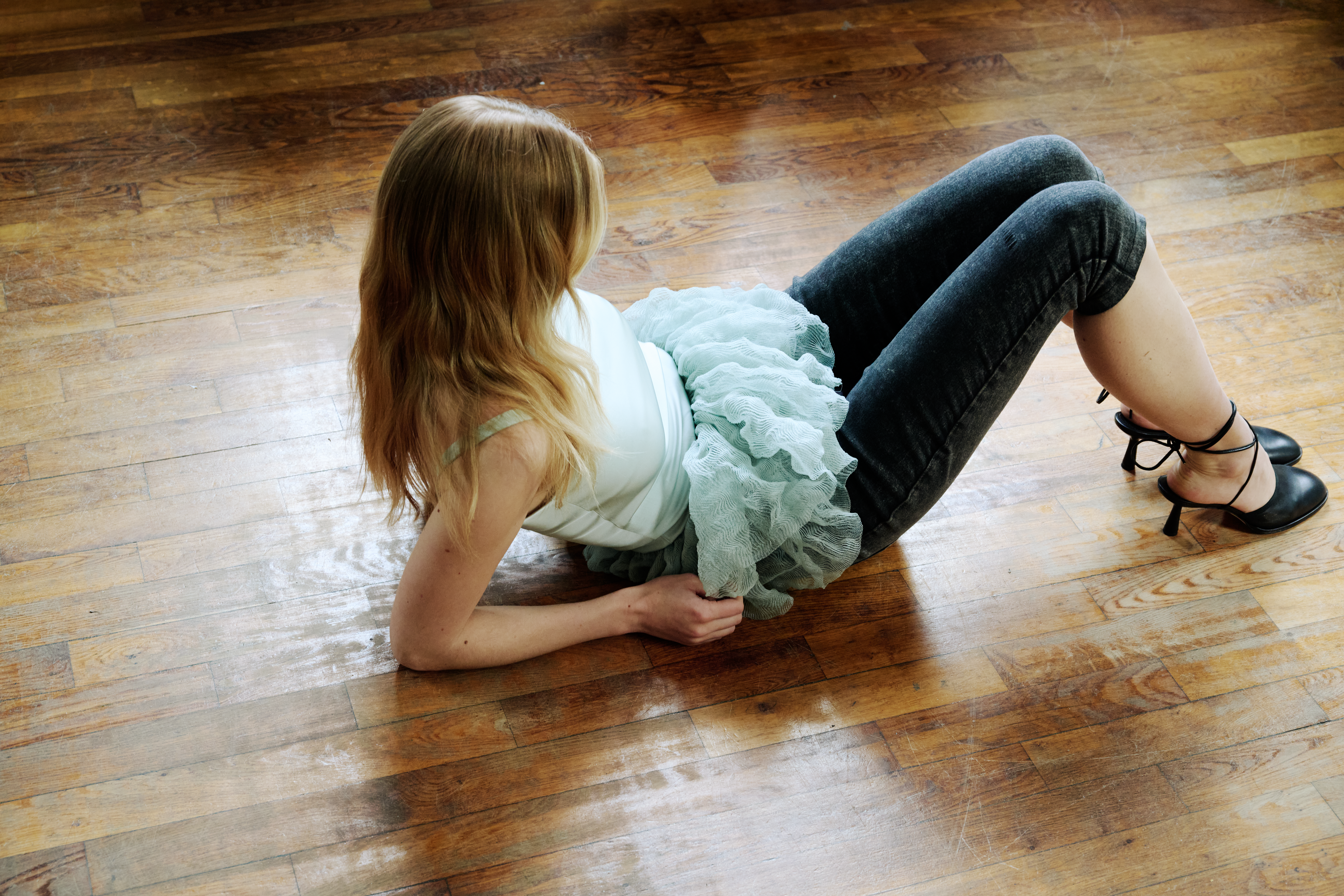 Top & Skirt Miista, Jeans Transe Paris, Shoes Aeyde