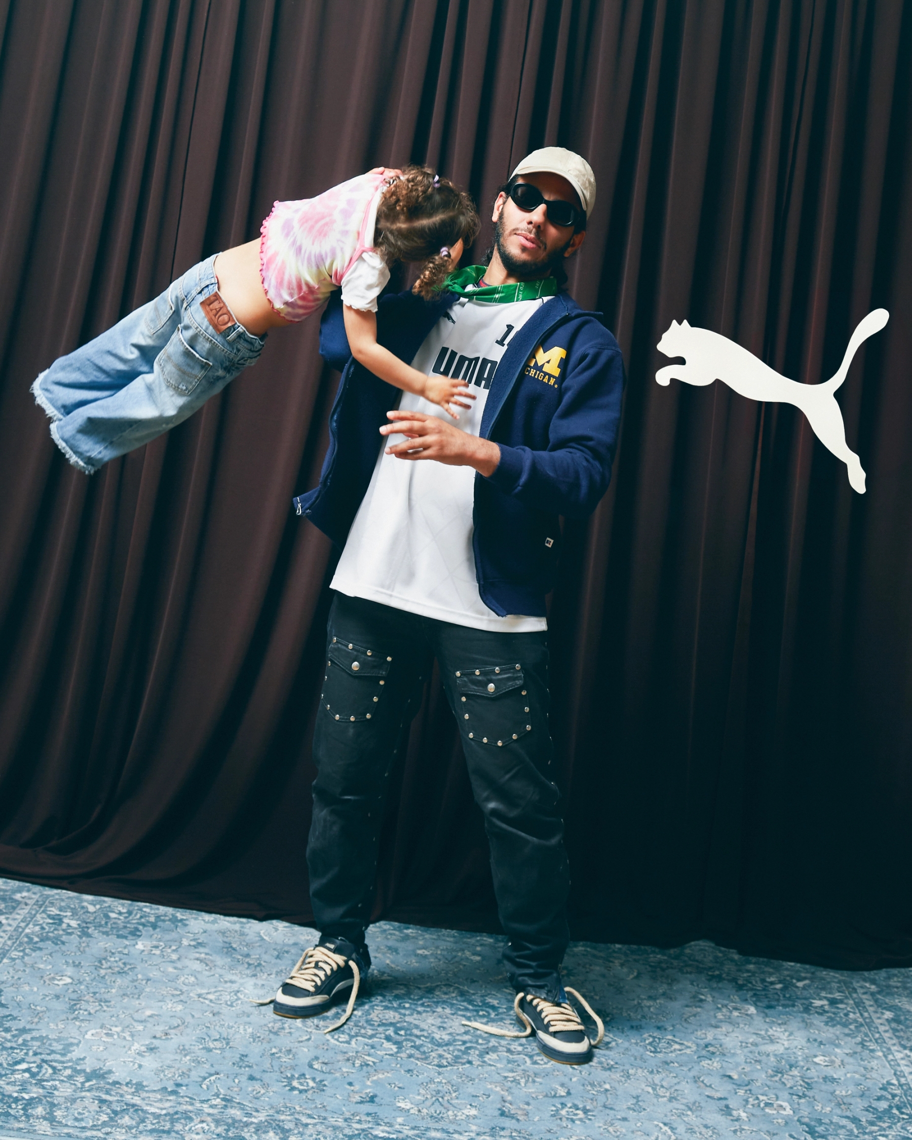 T-shirt & Shoes puma, Hoodie & Cap vintage, Trousers Dries Van Noten, Sunglasses Celine, Bandana Phipps