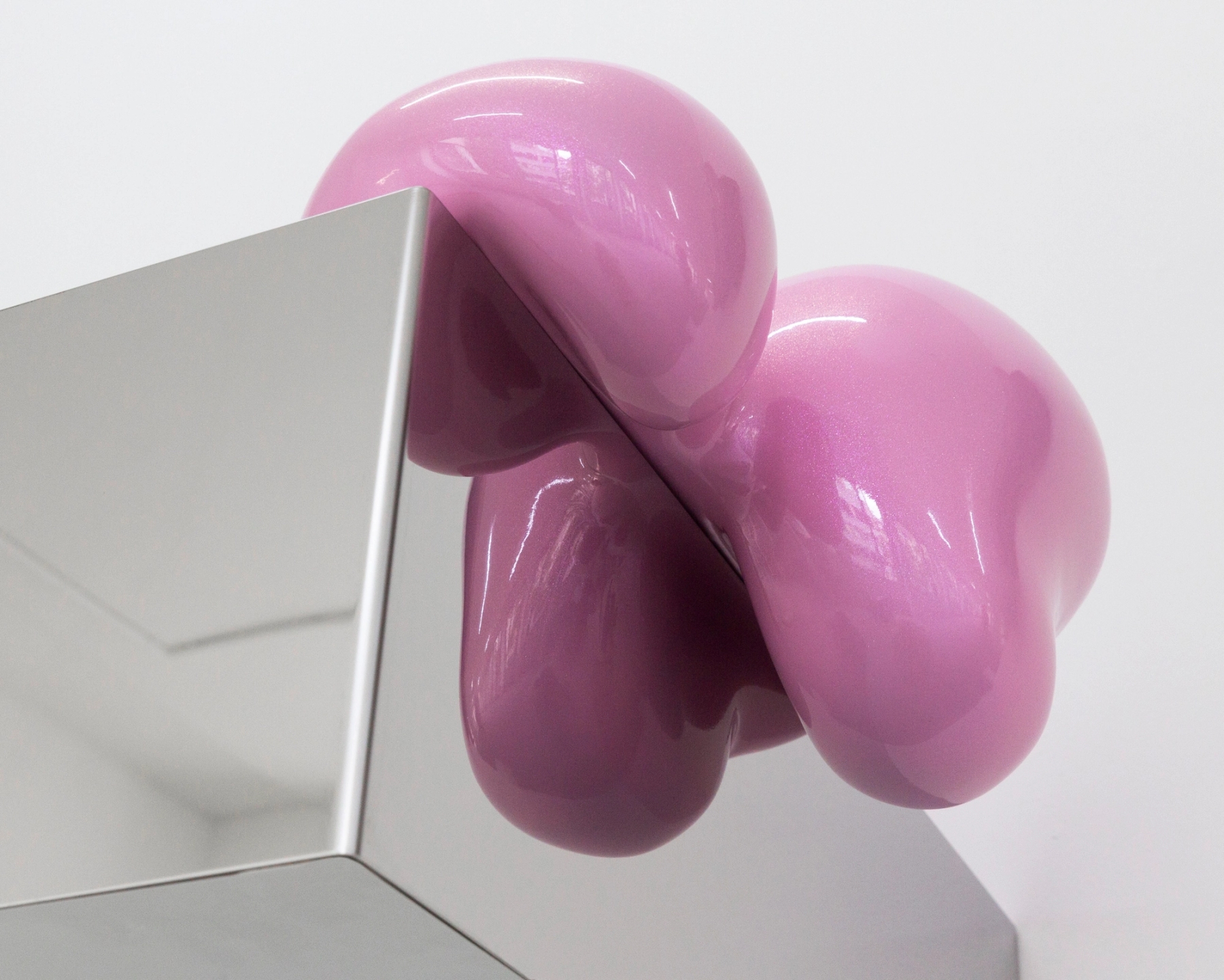 'Single Stack (Pink)' 2020, Stainless steel, polished, polyurethane foam, fiberglass, car paint