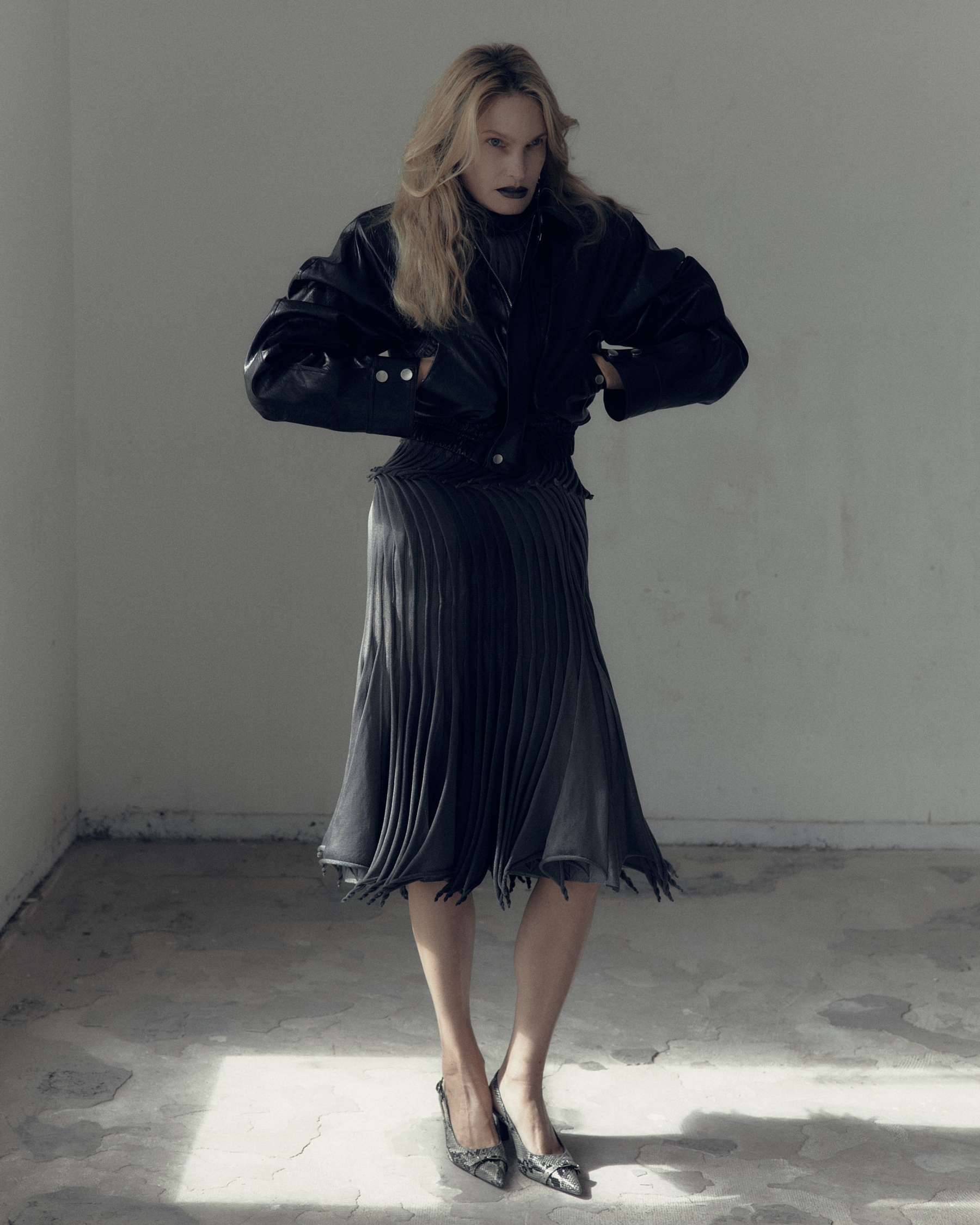 Top & Skirt Alaïa, Jacket Oude Waag, Earrings & Shoes Justine Clenquet