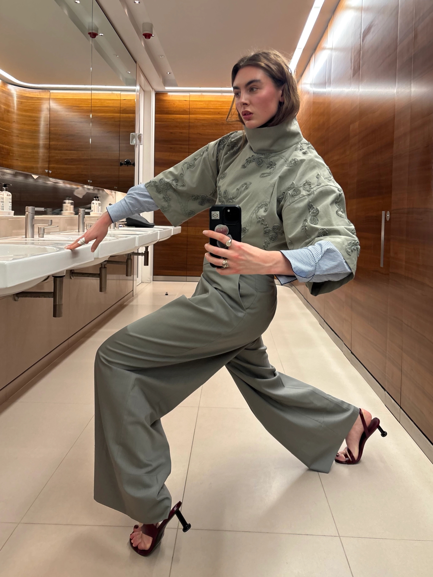 Tunic Karpova, Shirt Zara from Vinted, Trousers Zara, Shoes Alphas