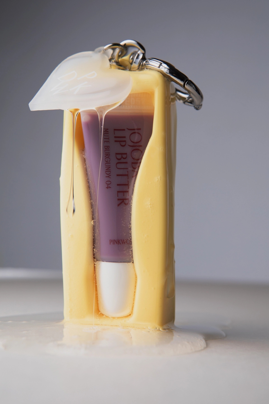 Left to right: Pinkwonder My Lip Butter Keyring & Jojoba Lipbutter | Hermès Foundation Brush