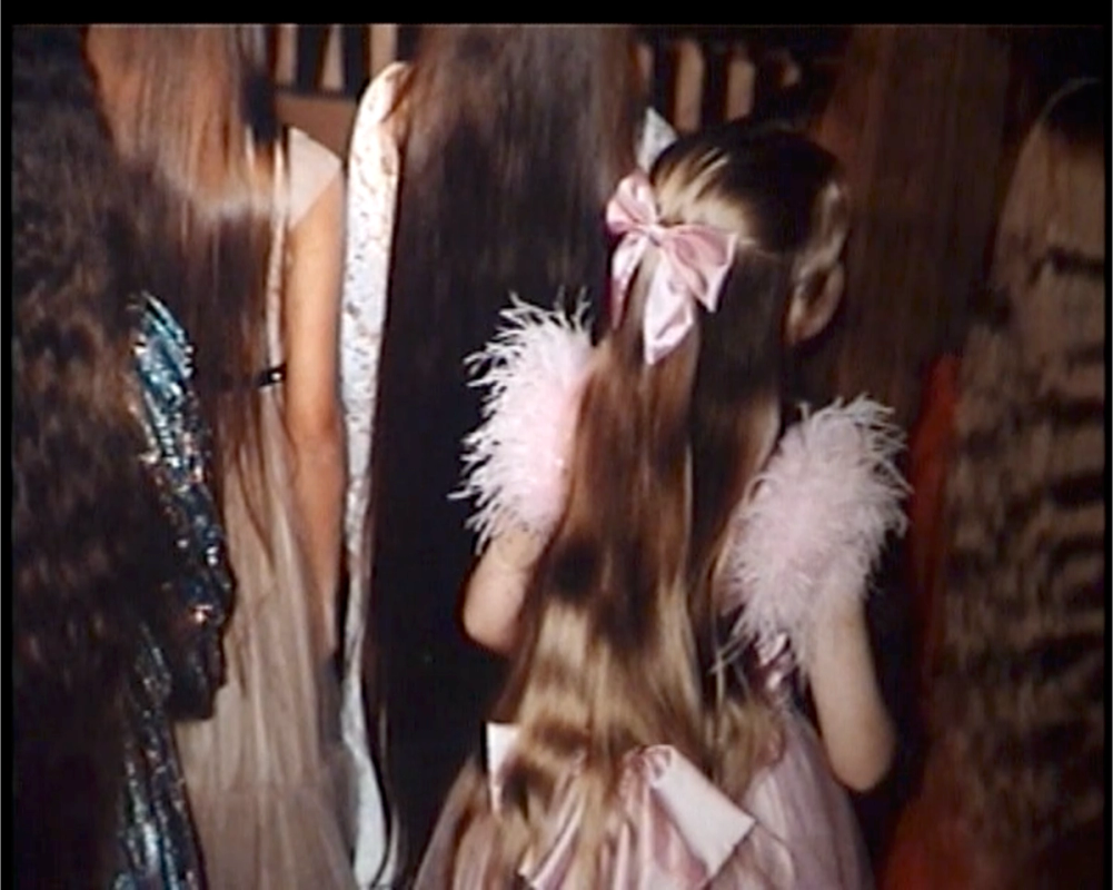  CHLOÉ'S "KONKURSAS" BY FRANCESCA ALLEN AT PARIS PHOTO 2025, SEEN BY SALLY MOORE