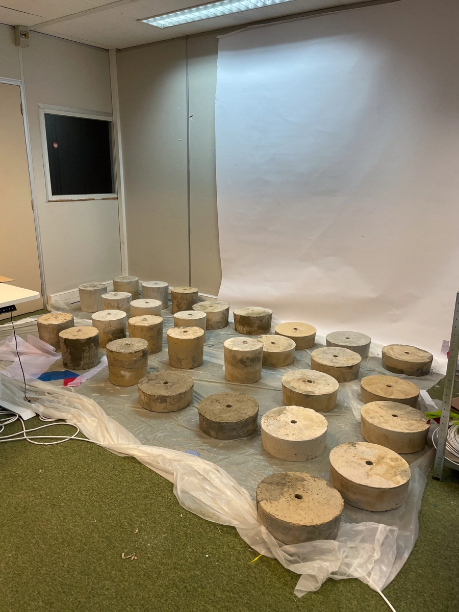 650 KGS of CEMENTS