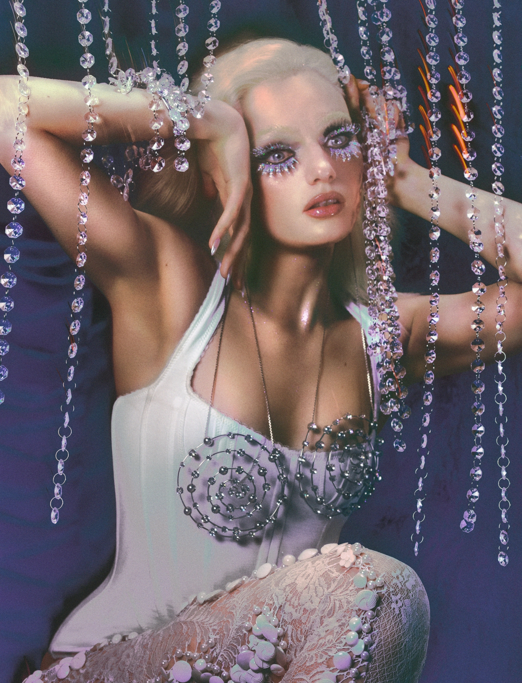 Corset Dilara Findikoglu, Jewelry, Bra & Bracelet Panconesi, Trousers Lou De Betoly