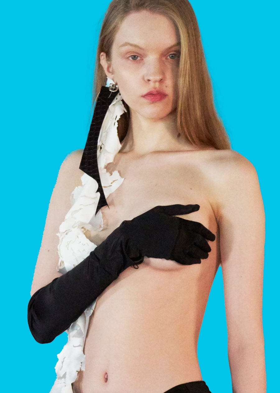 Batura in Earring Marie Delestrade, Glove Stylist’s own 
