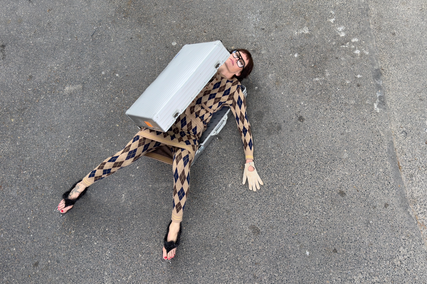 Top, skirt and trousers 8IBG, Glasses Emmanuelle Khanh, Gloves Stylist's archive, Shoes Paula Canovas Del Vas