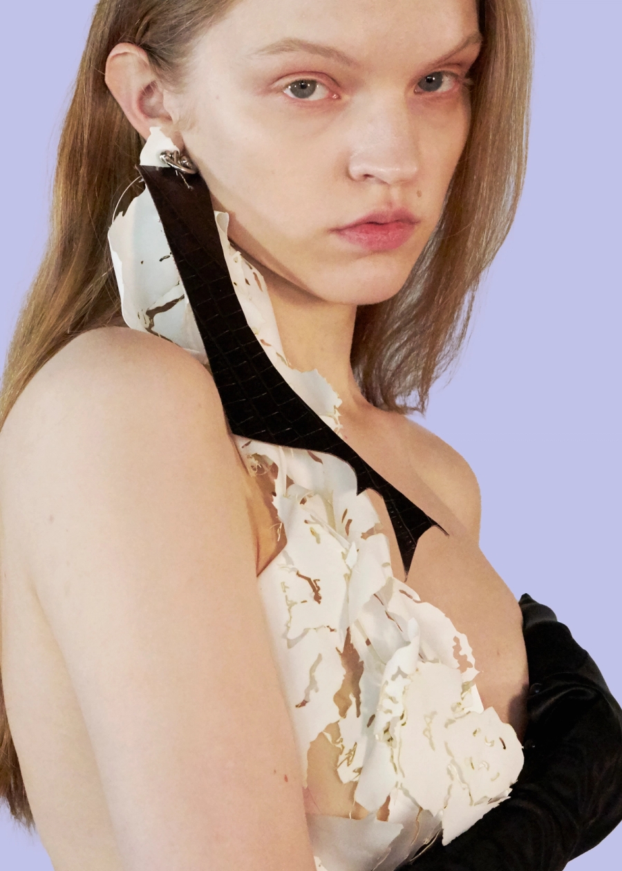 Batura in Earring Marie Delestrade, Glove Stylist’s own 
