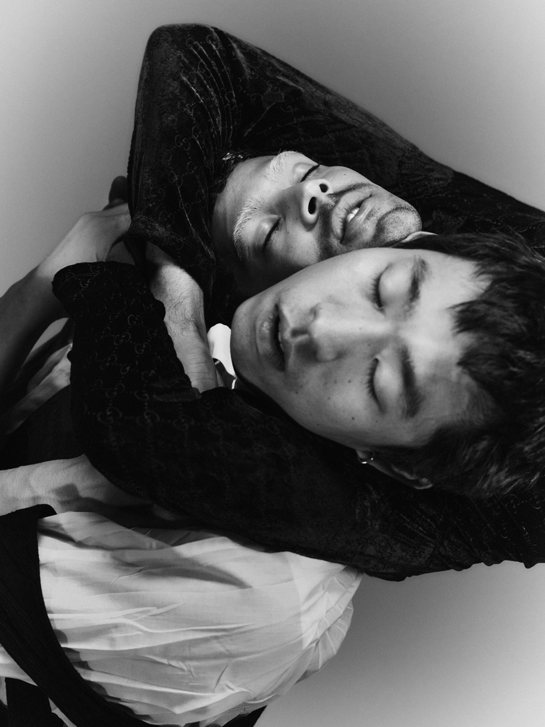 Left to right: Zhuo in Shirt & Overalls IM Men, Shoes Giuseppe Zanotti, all Jewellery model’s own | Jasiah in Shirt & Trousers Gucci, Shoes Giuseppe
Zanotti, all Jewellery model’s own