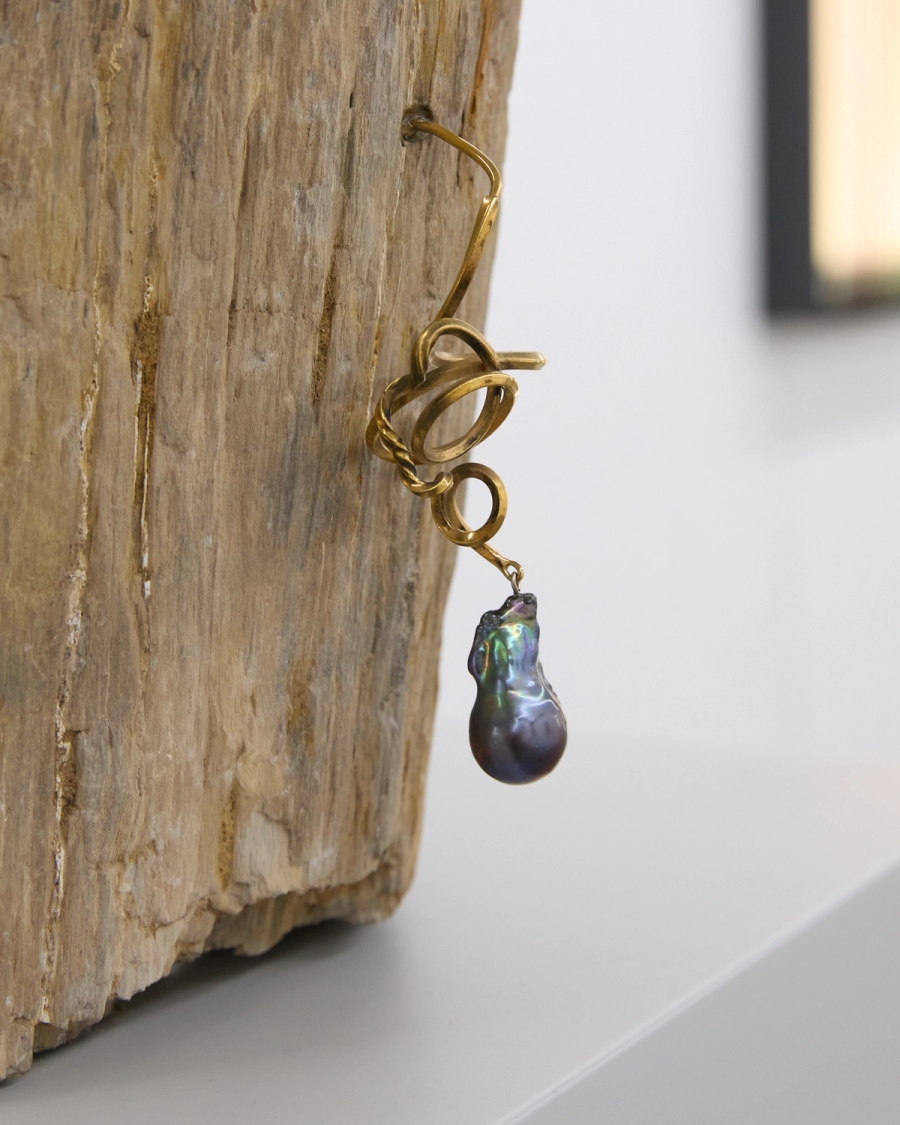 Left to right: Elise Corpataux · suns.works, Zürich | Maria Loboda · Vistamare, Milan/Pescara