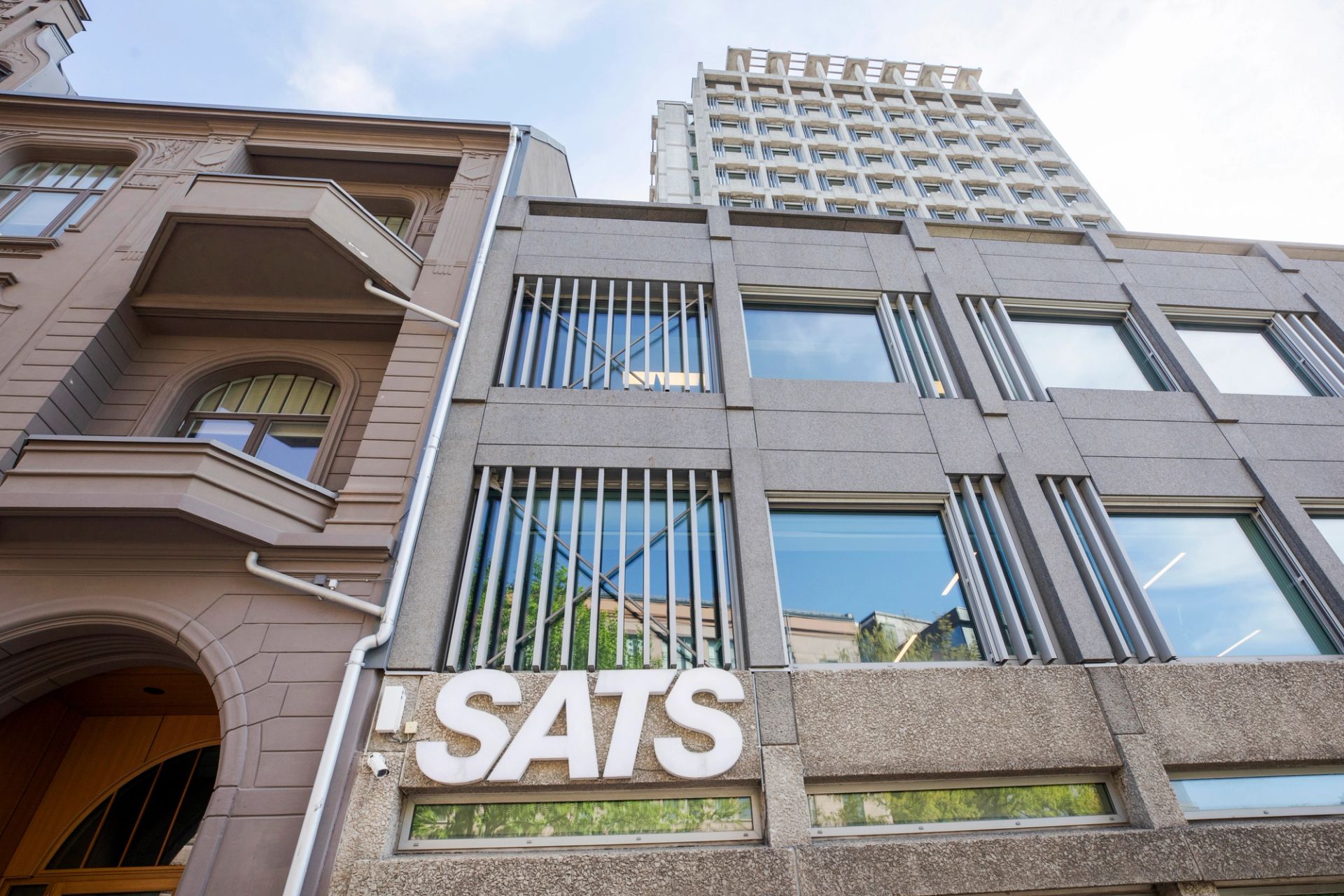 Fasade med skiltet til SATS Solli plass