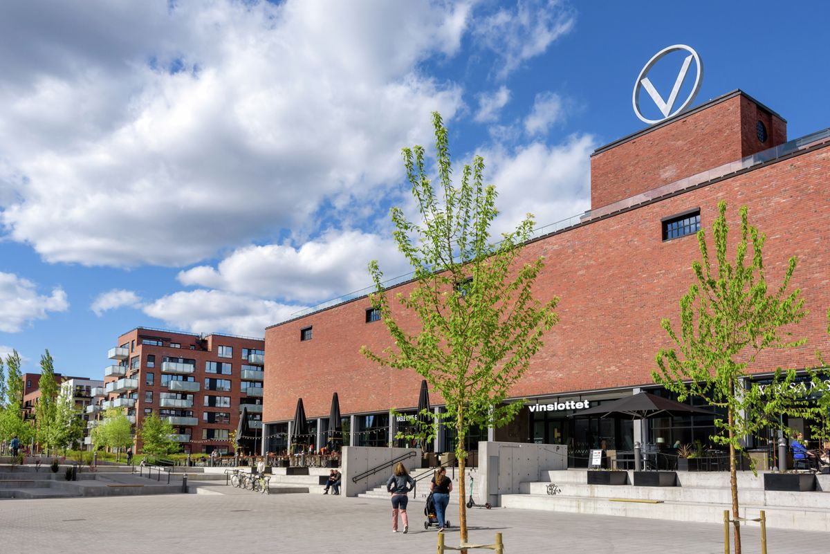Foto av fasaden til Vinslottet - som er et handelsenter på Hasle i Oslo.