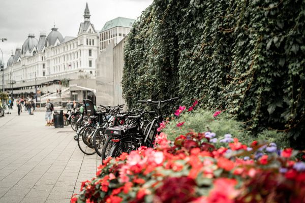 Bilde av sykkelparkering utenfor Nationaltheateret