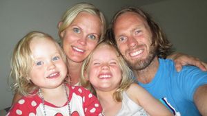 «VG-redaktør» Jahn Hovden med familie. Eller?