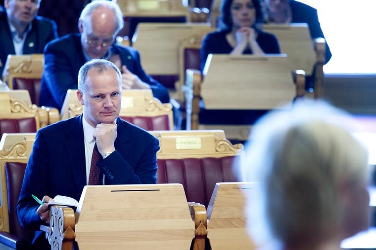 Samferdselsminister Ketil Solvik-Olsen (Frp) har vært lite borte fra spørretimen sammenlignet med sine rødgrønne forgjengere.