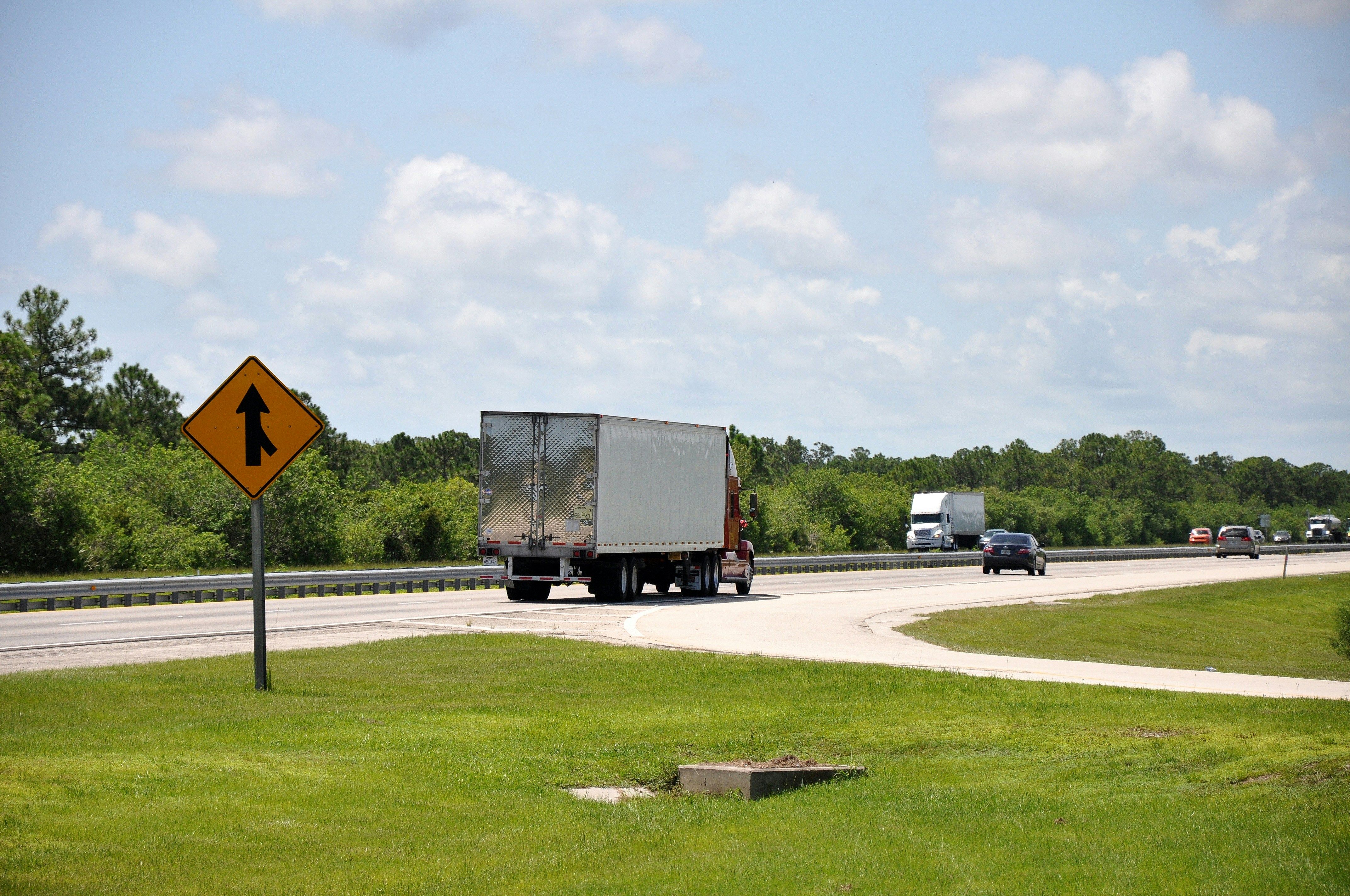 cover image for Tips to Having The Best Trucking Routes 