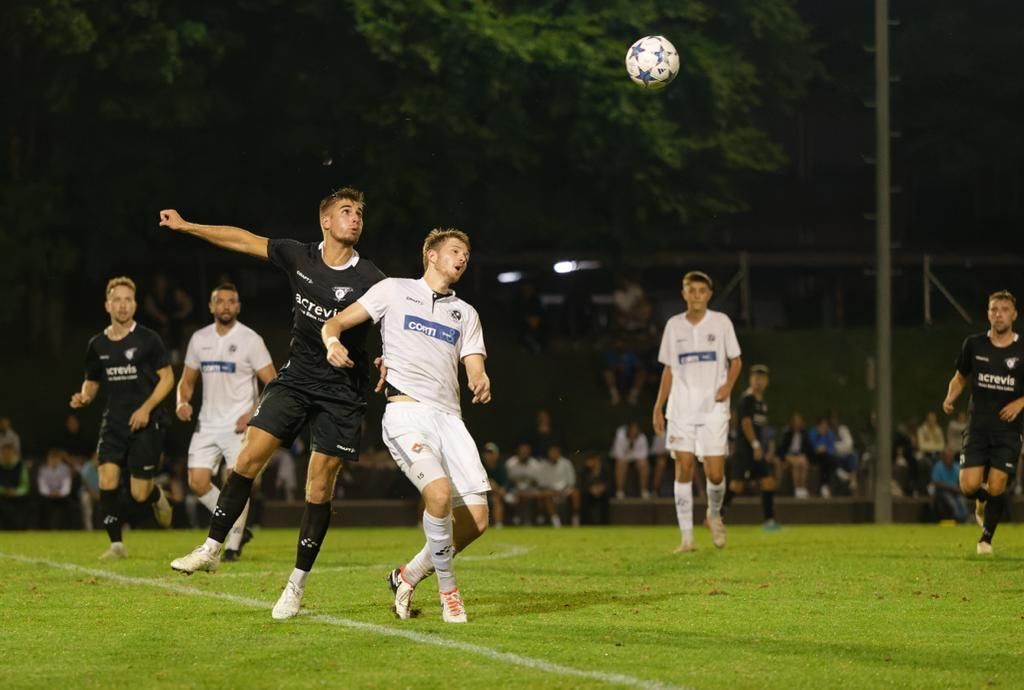 Derbysieg unter Flutlicht: FC Wiesendangen schlägt Phönix Seen mit 2:1