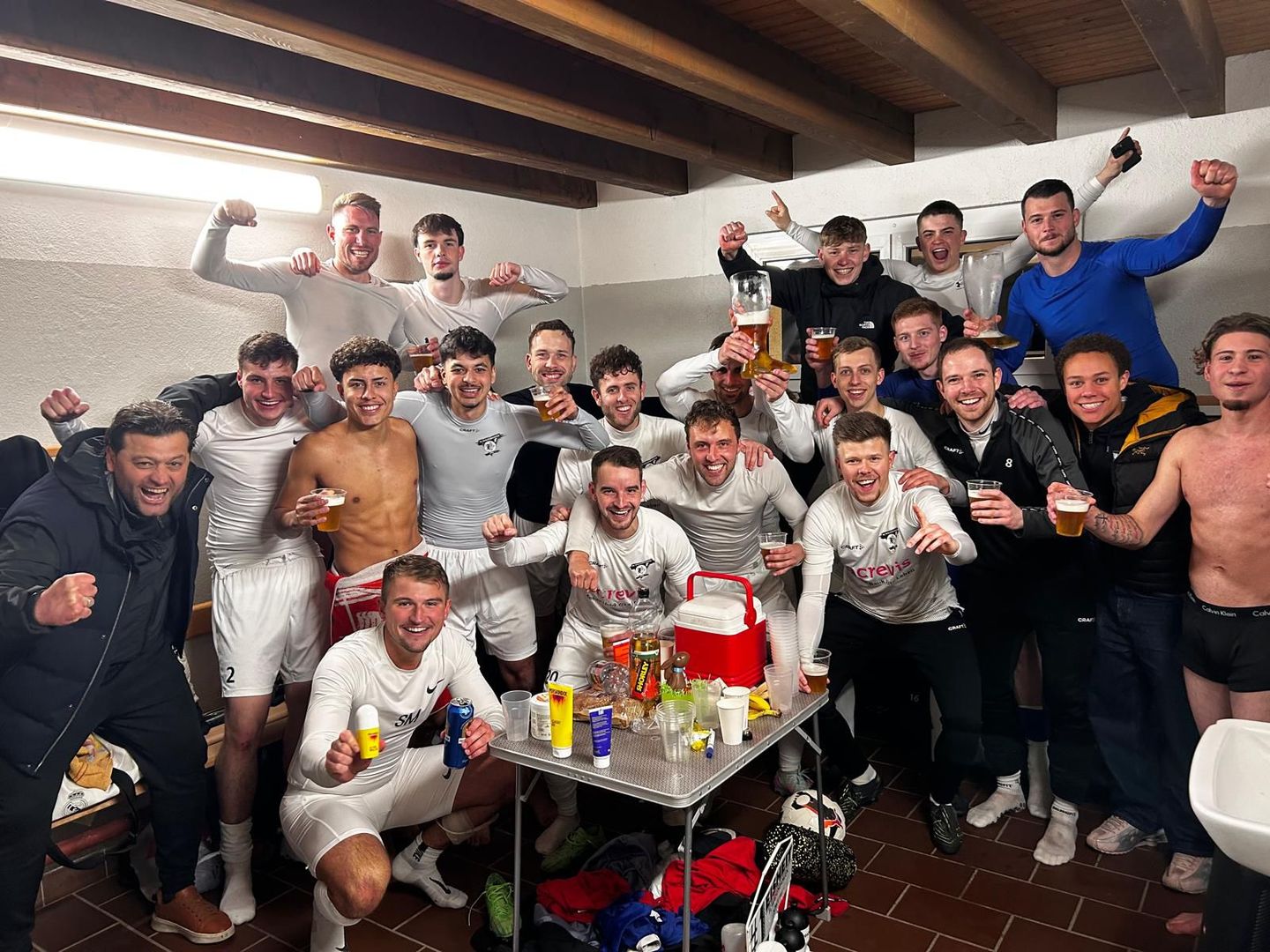 Cup: Mit vier Elfmetern unter die letzten Vier