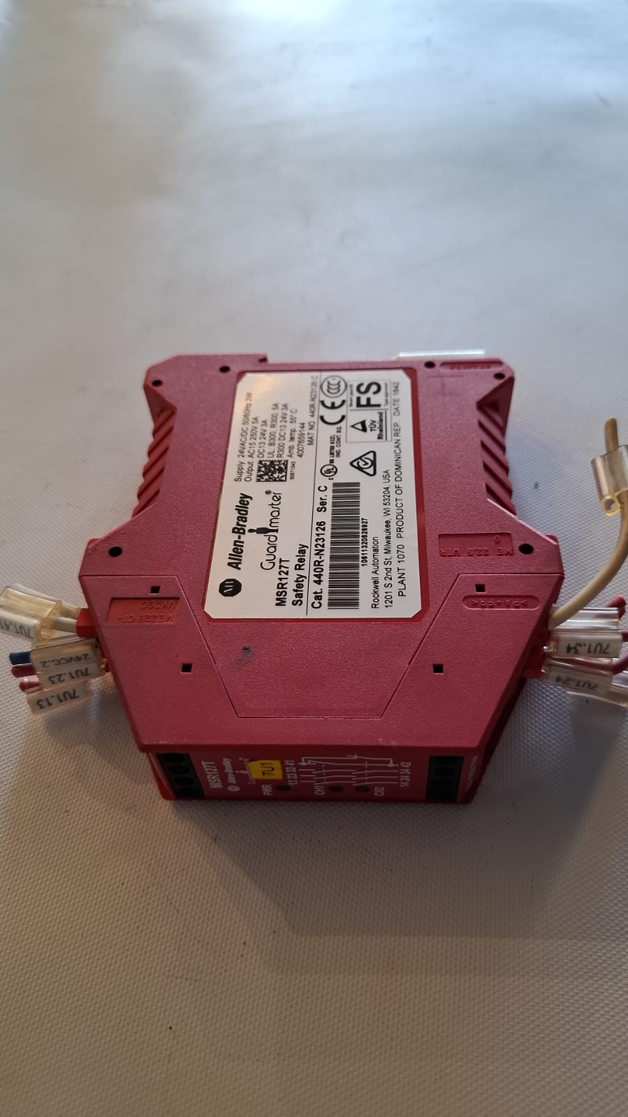 Relé de Segurança Allen-Bradley MSR127T – 24 VAC/DC – 5 A / 3 A – Série C