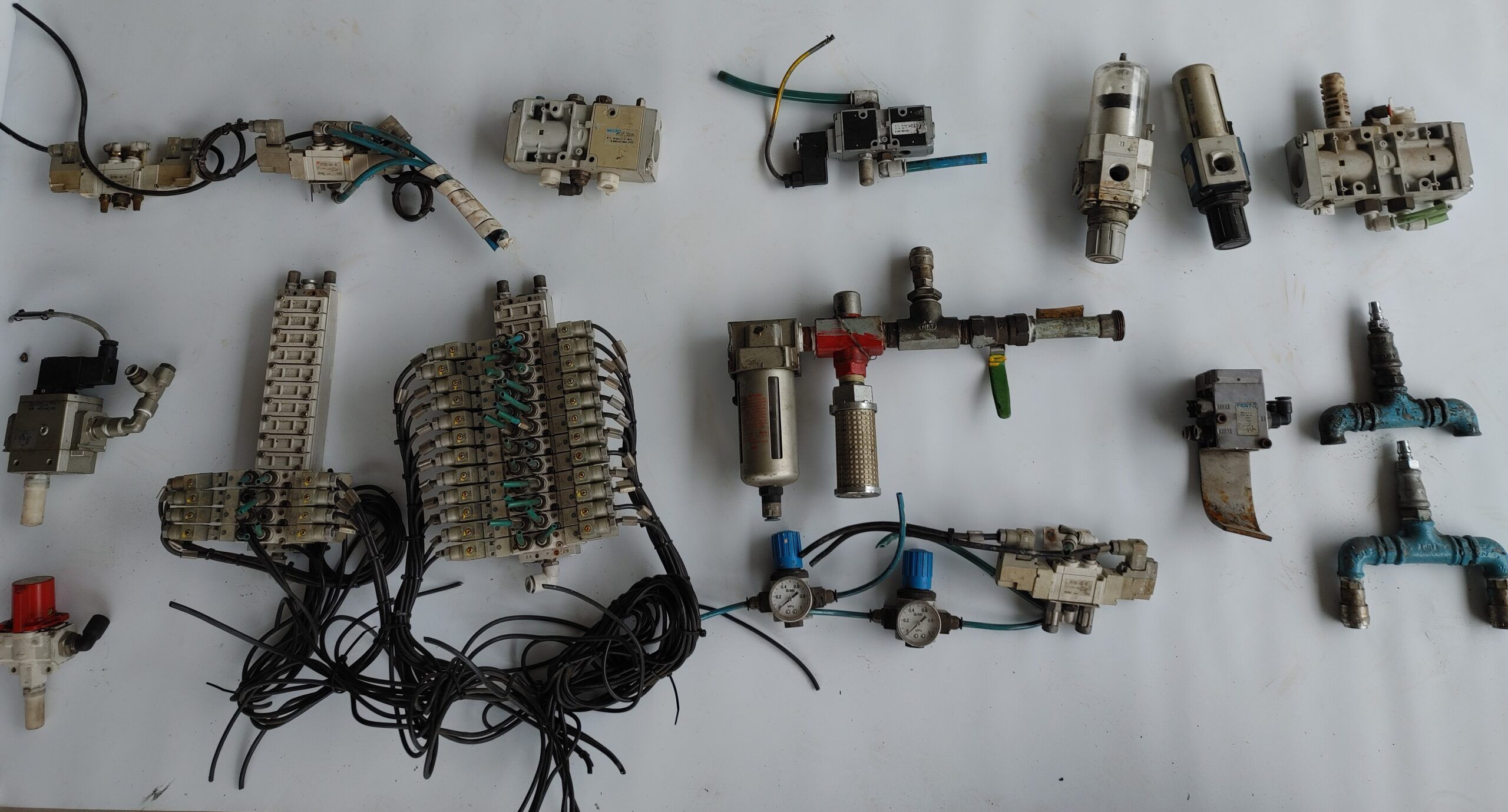 Lote de Periféricos Pneumáticos Diversos