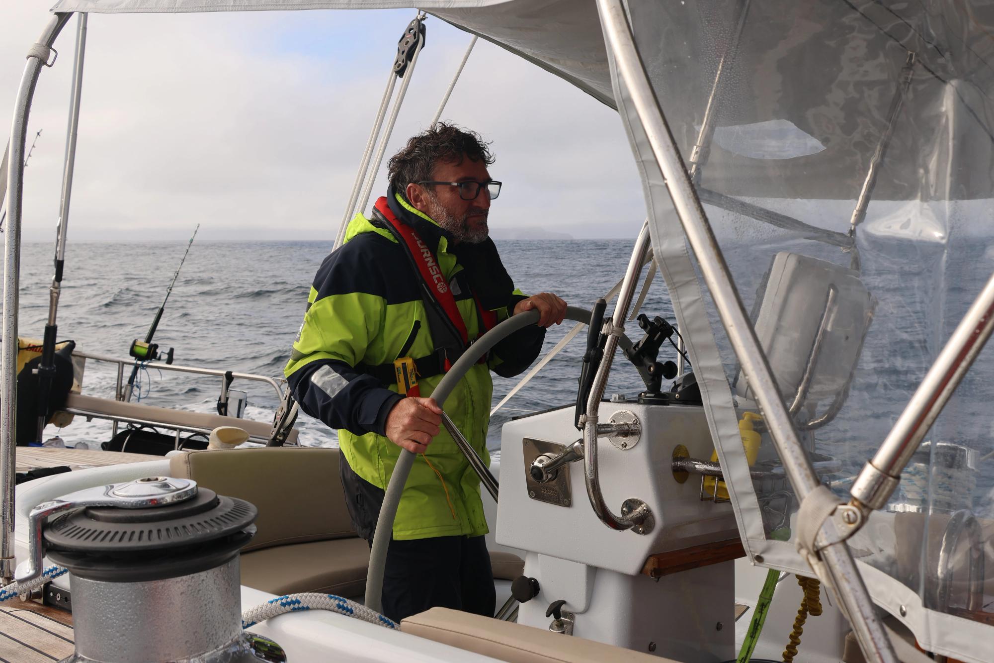 Threading Matariki III through the passages between the Muttonbird Islands with birds on every surface