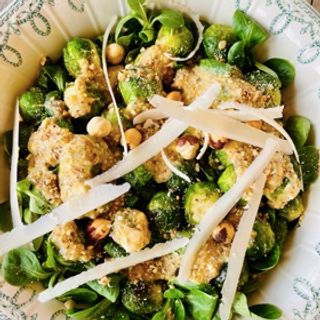 Photo de Salade tiède aux choux de bruxelles, sauce anchoix-citron