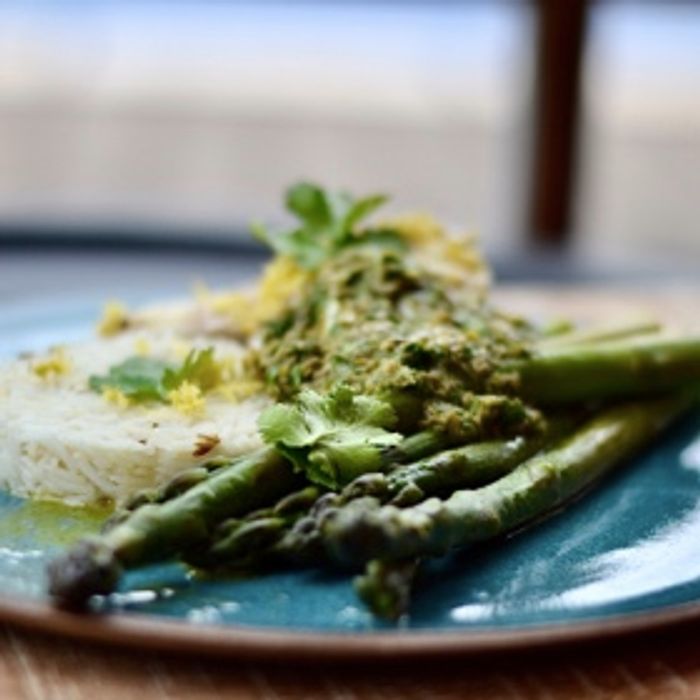 Photo de Cabillaud aux asperges, sauce aux câpres et riz au cumin