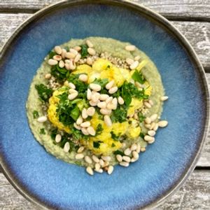 Photo de Chou-fleur au cumin et curcuma et crème de haricots blancs