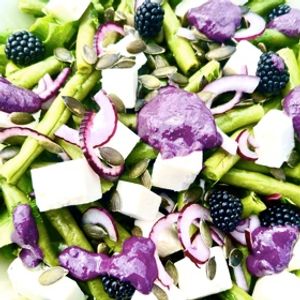 Photo de Salade de haricots verts et mûres, sauce aux mûres