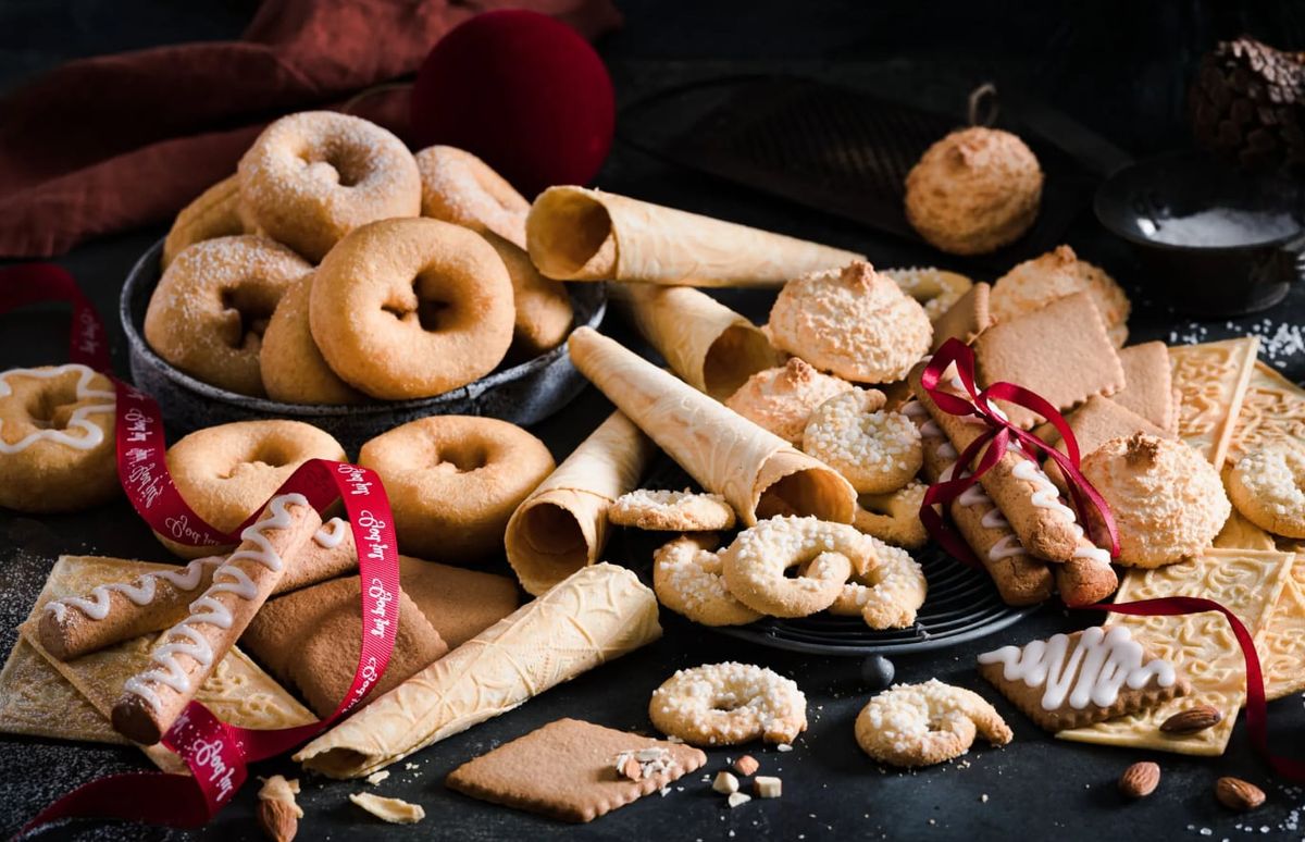 Biscuits norvégiens de Noël sur une table