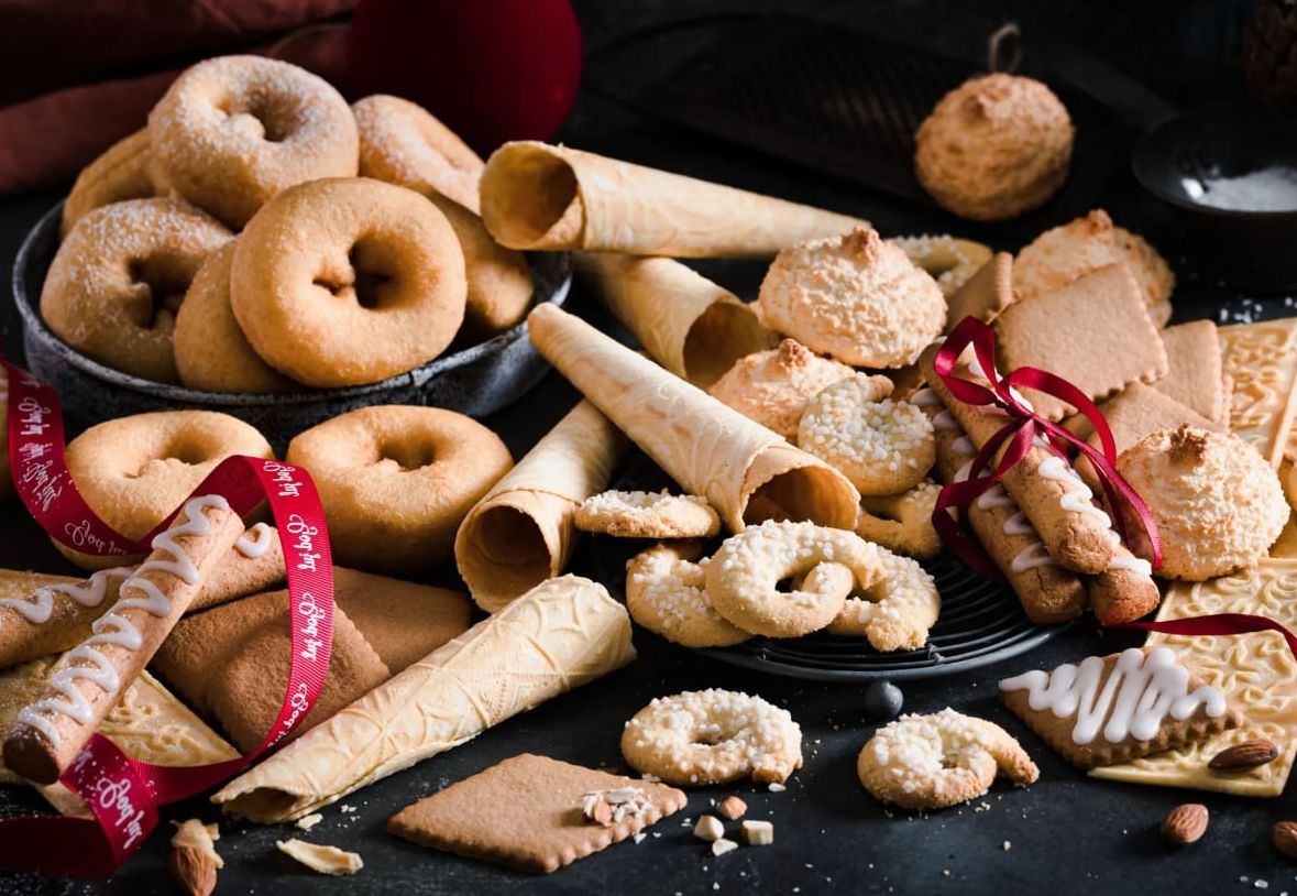 Biscuits norvégiens de Noël sur une table