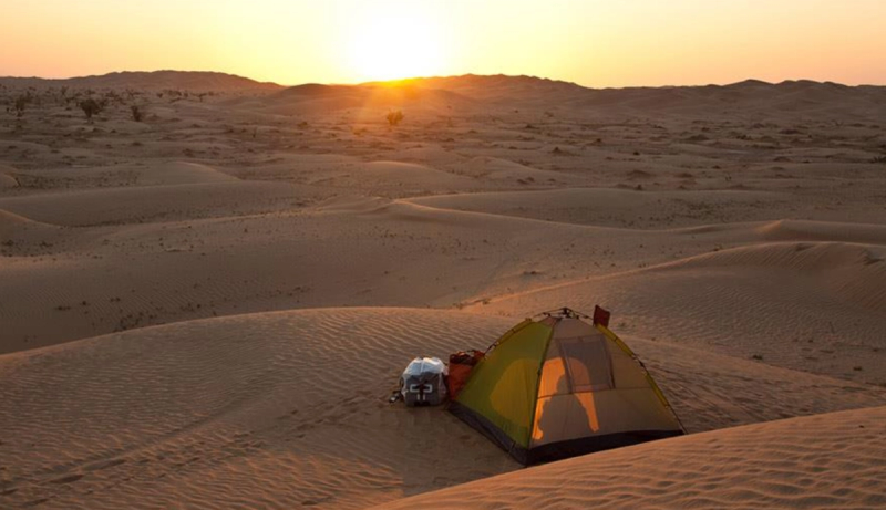 Tente dans le désert
